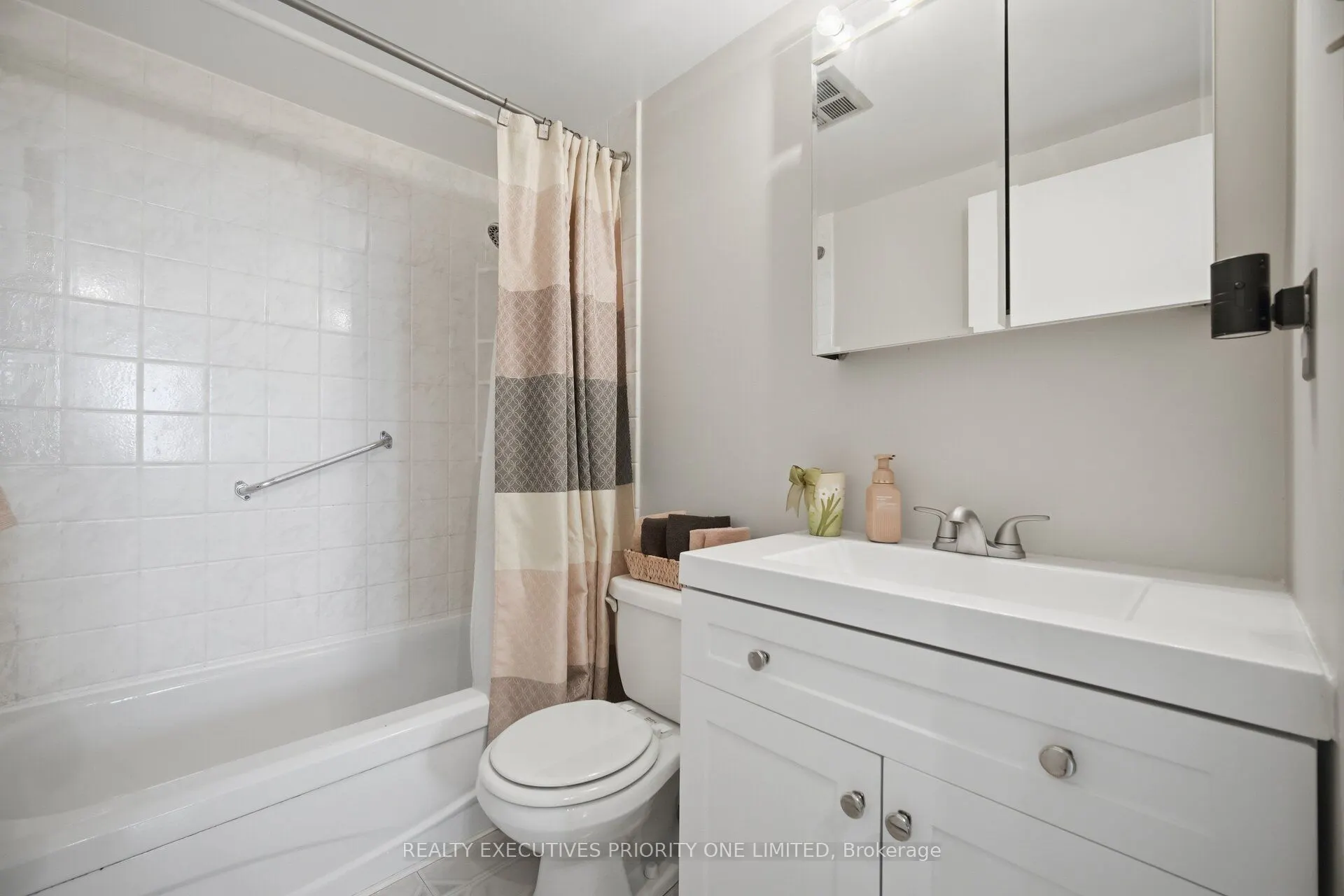 10 Martha Eaton Way #1013