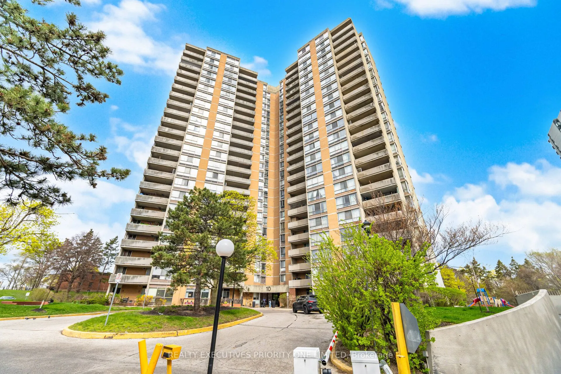 10 Martha Eaton Way #1013
