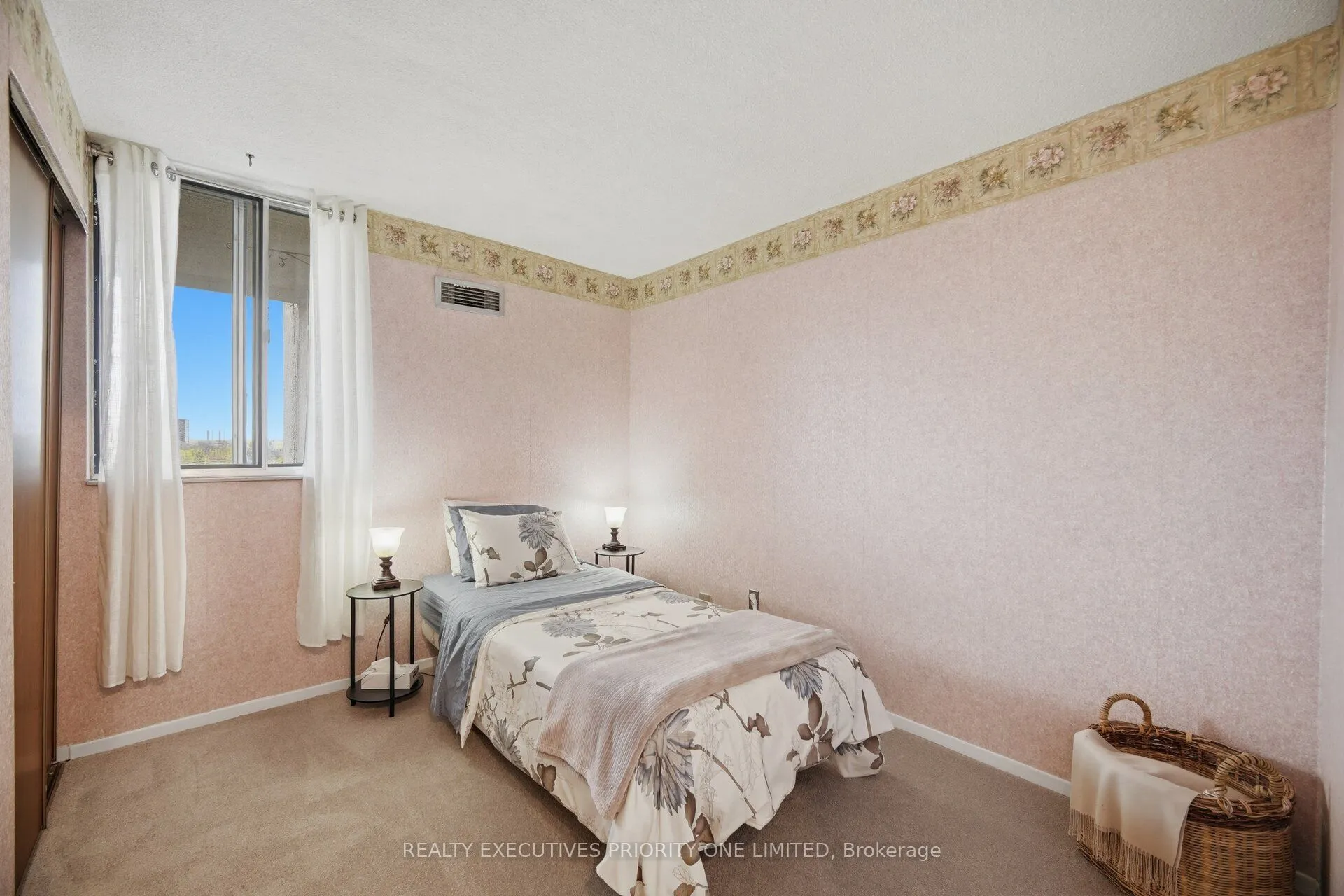 10 Martha Eaton Way #1013
