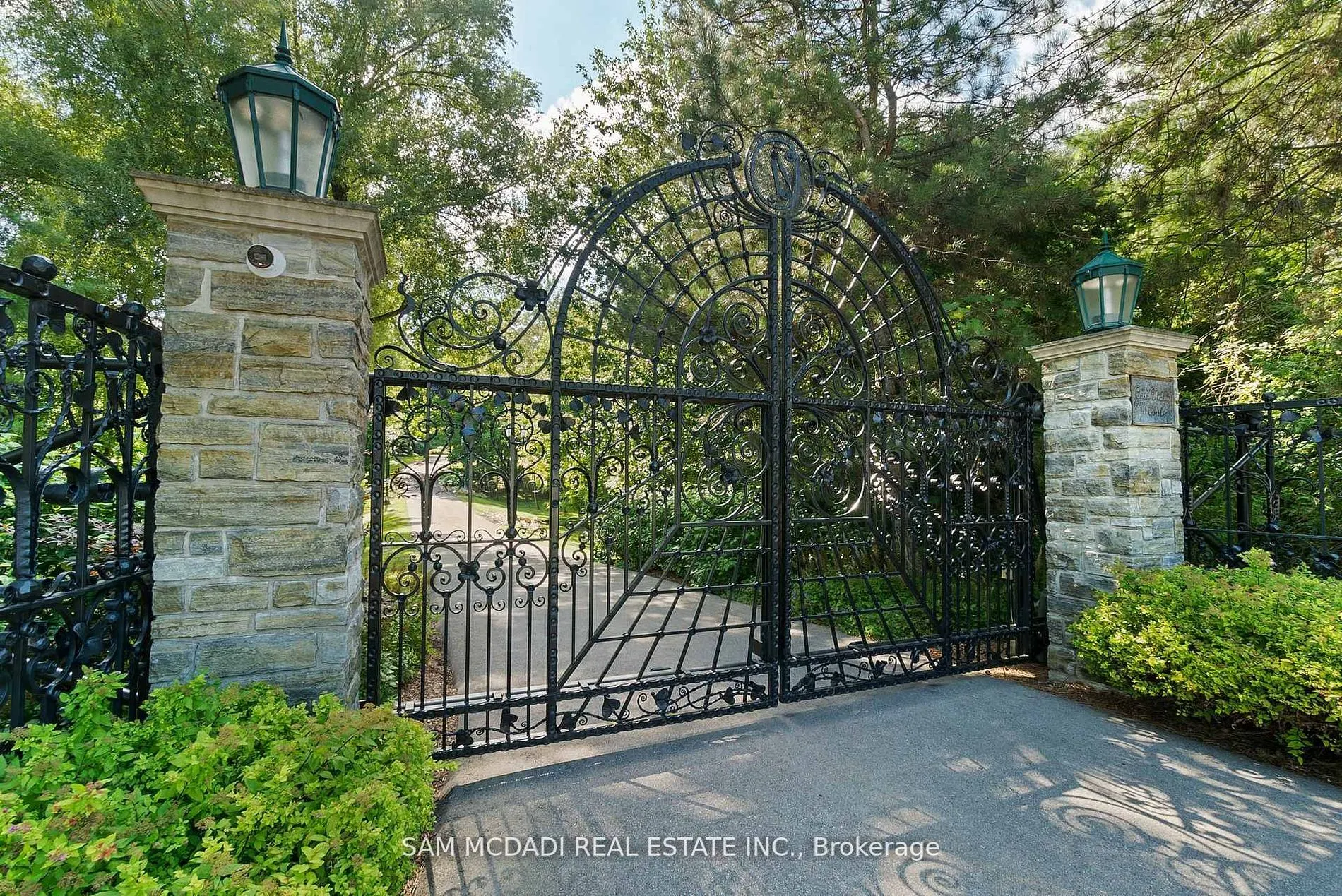 10140 Pineview Trail