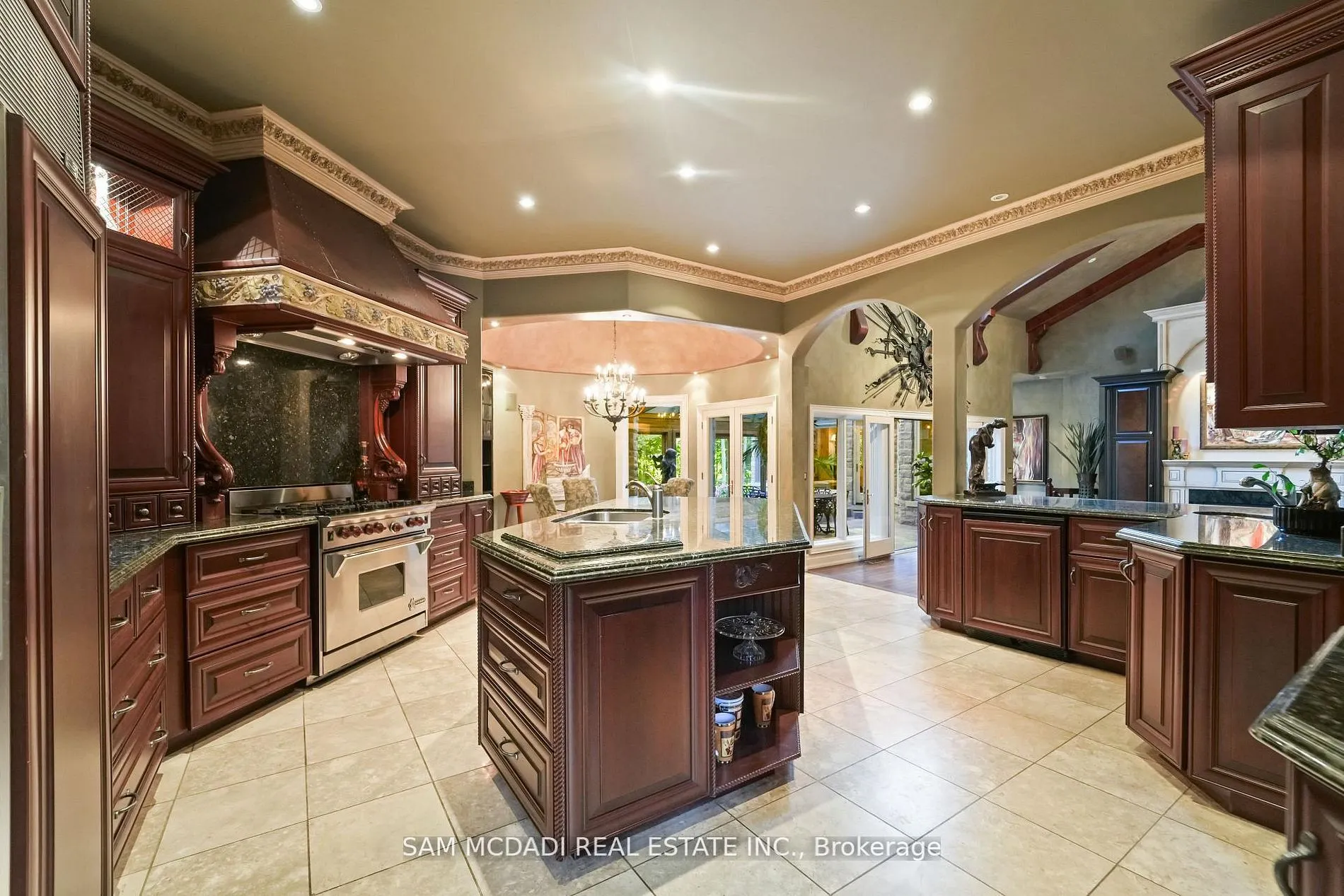 10140 Pineview Trail