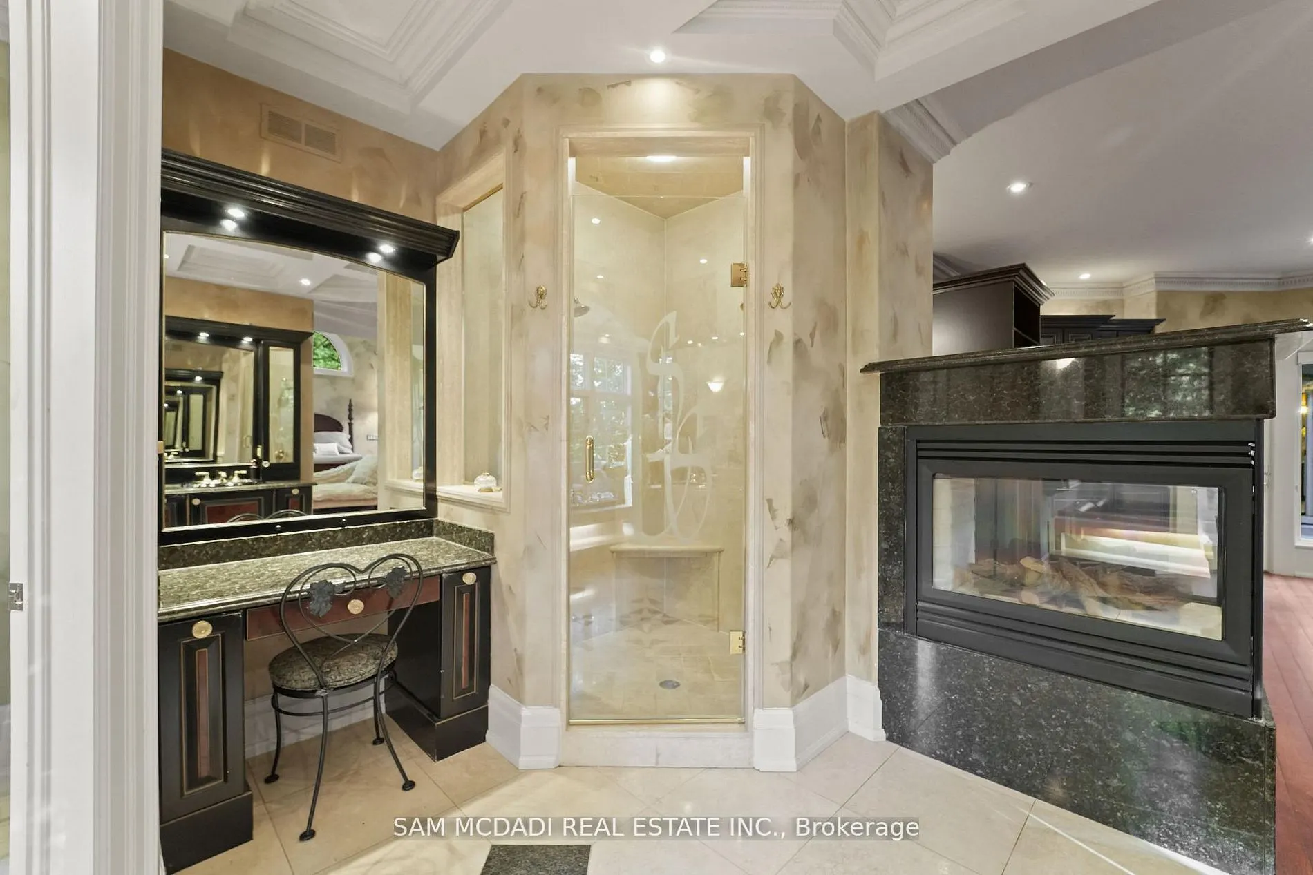 10140 Pineview Trail