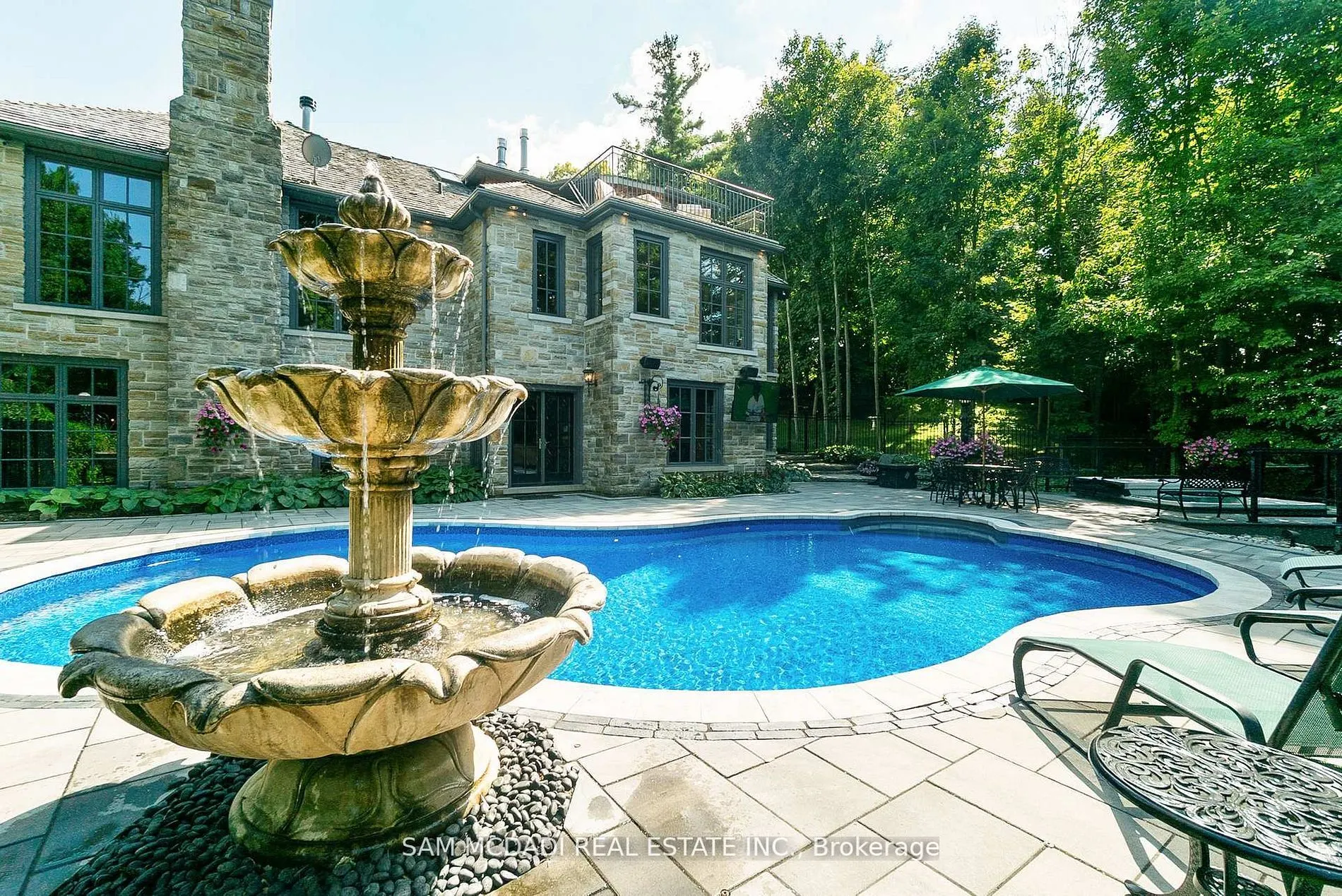 10140 Pineview Trail