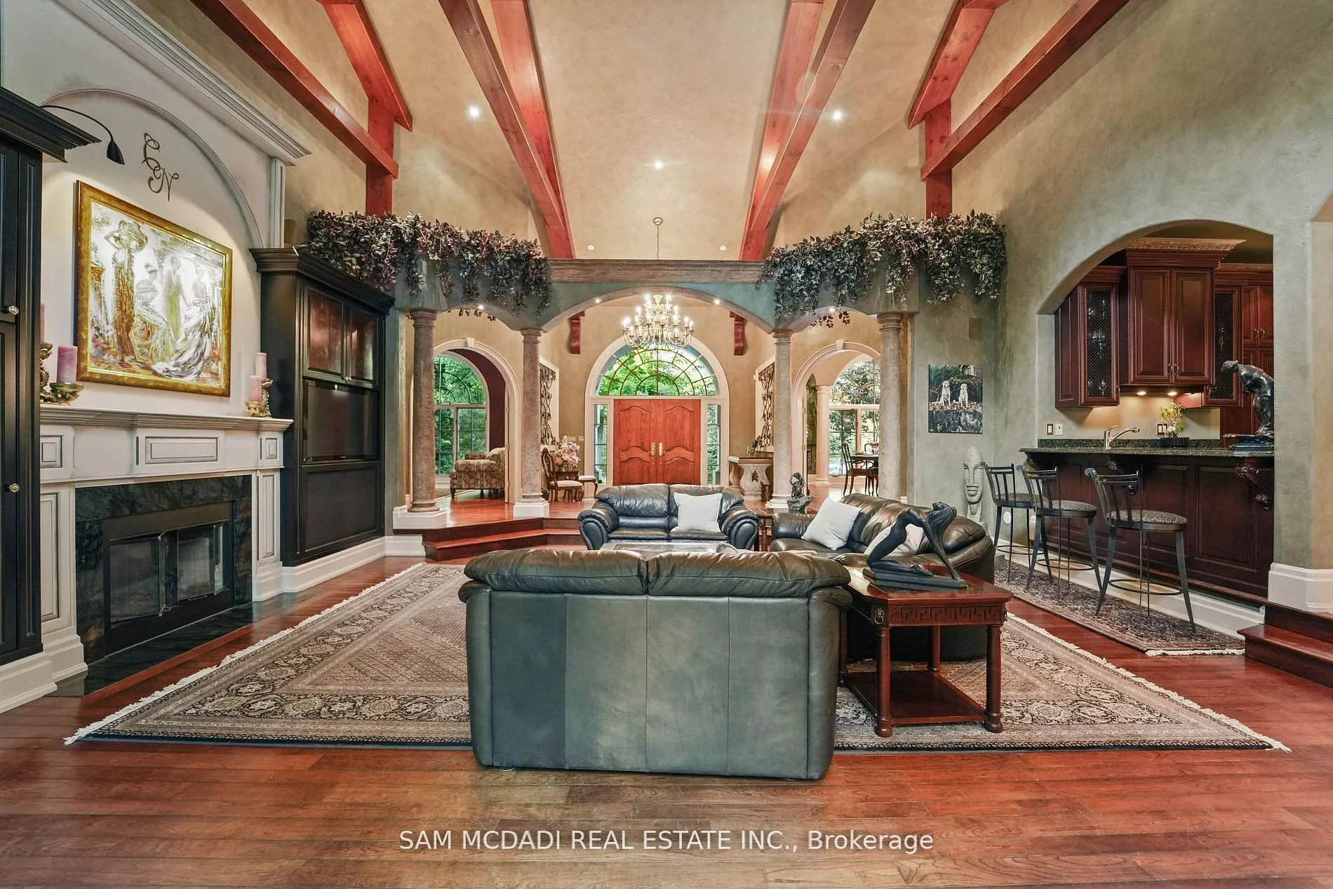 10140 Pineview Trail