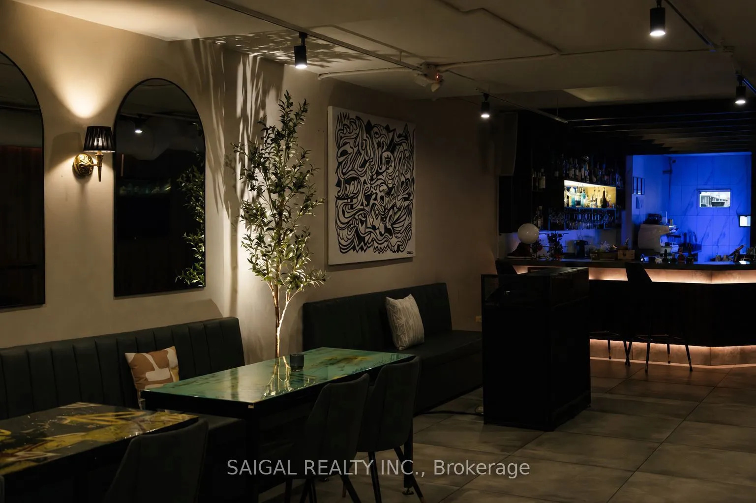 80 Lakeshore Road E