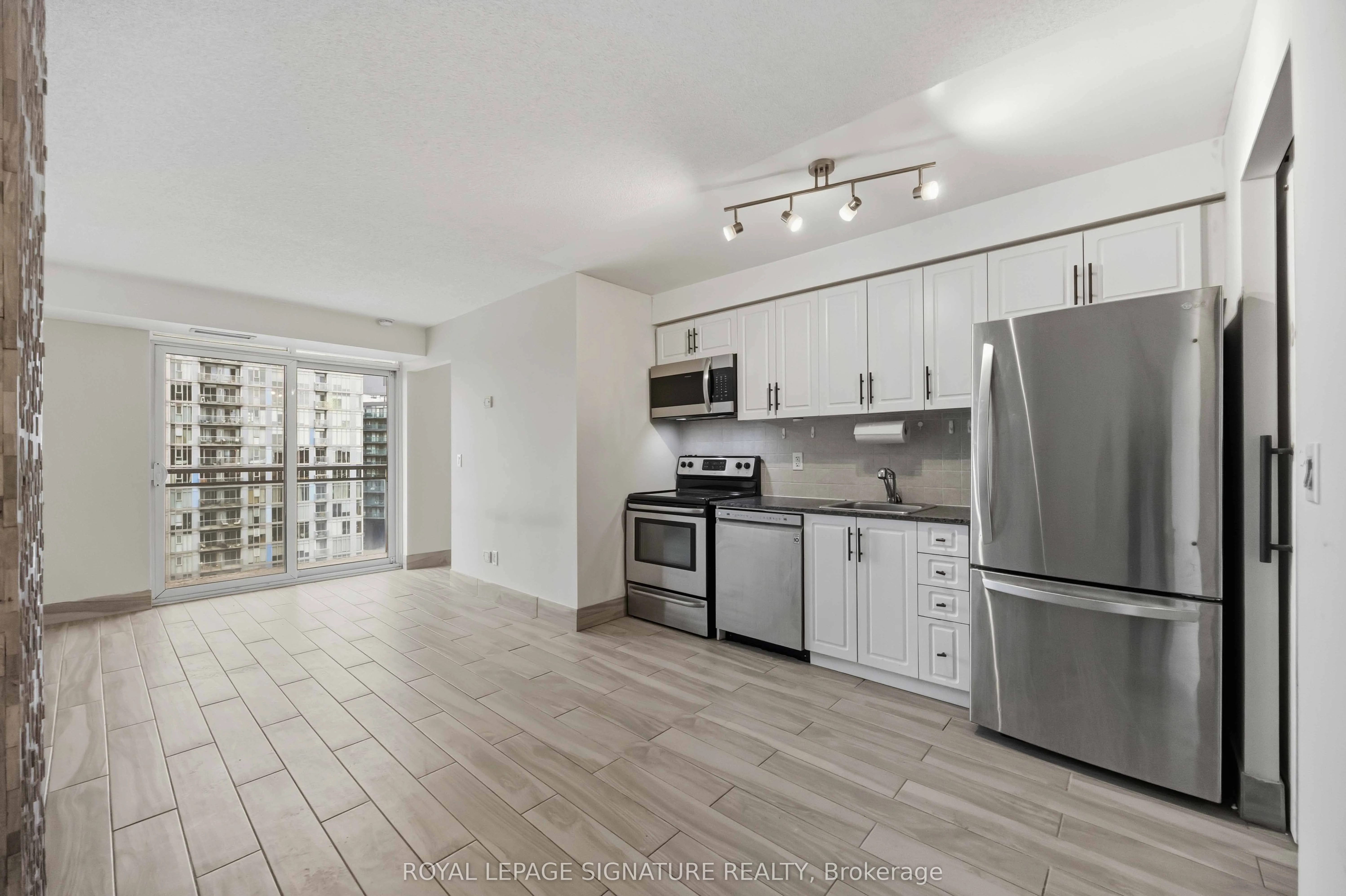 38 Joe Shuster Way #1625