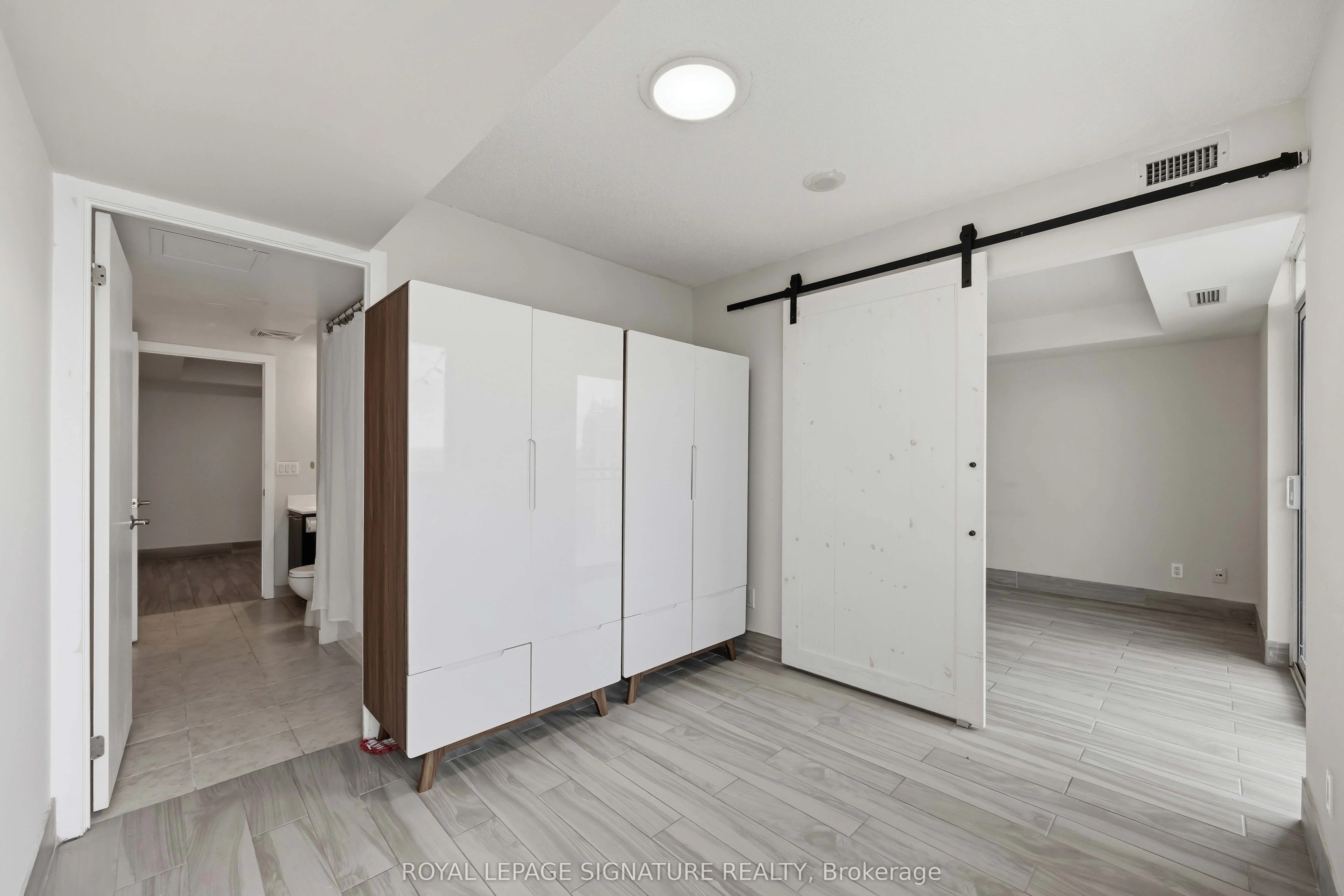 38 Joe Shuster Way #1625