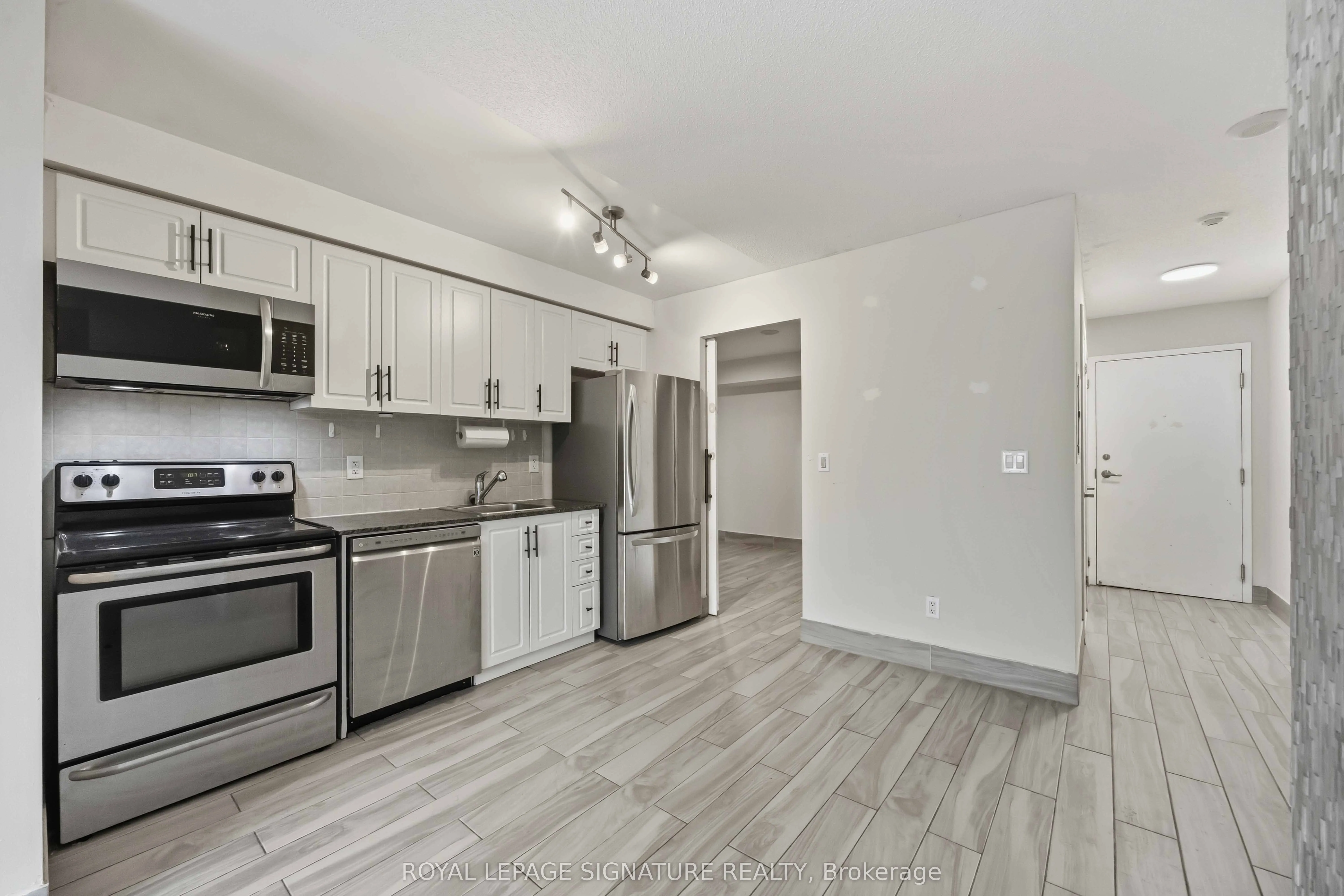 38 Joe Shuster Way #1625