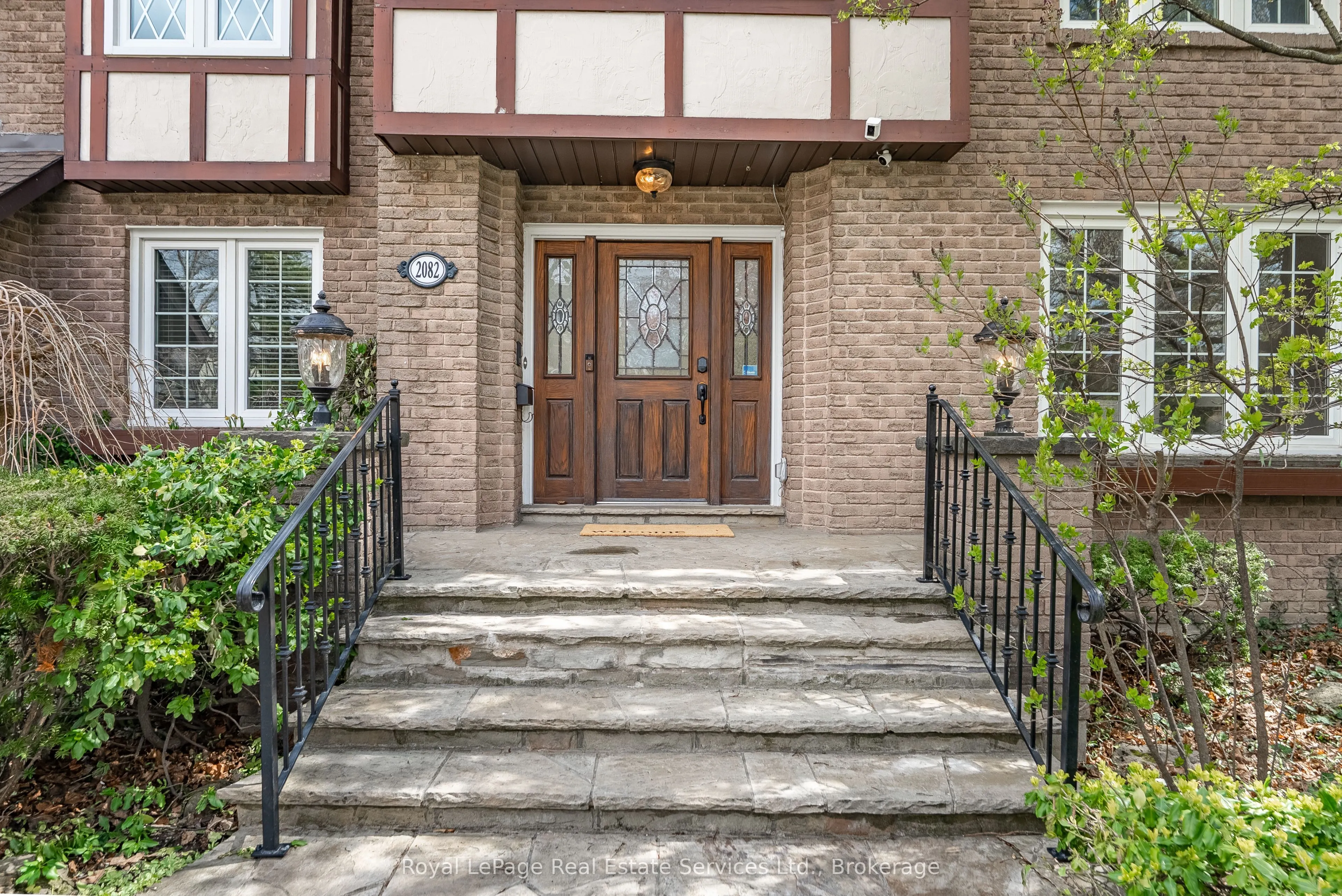 2082 Mississauga Road
