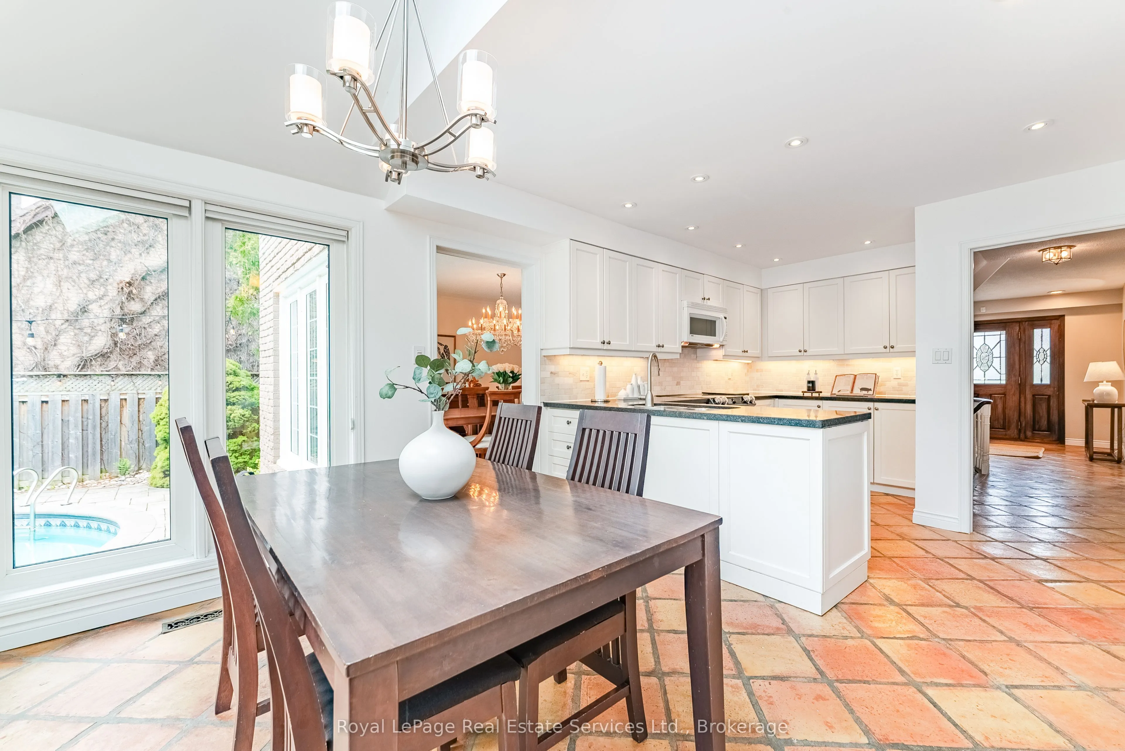 2082 Mississauga Road