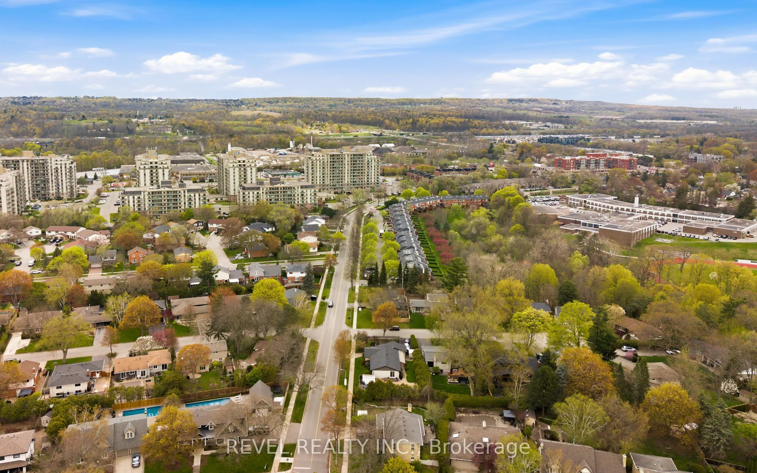 134 Fairwood Place W