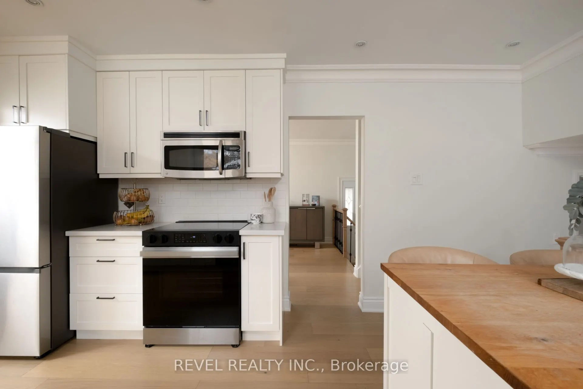 134 Fairwood Place W