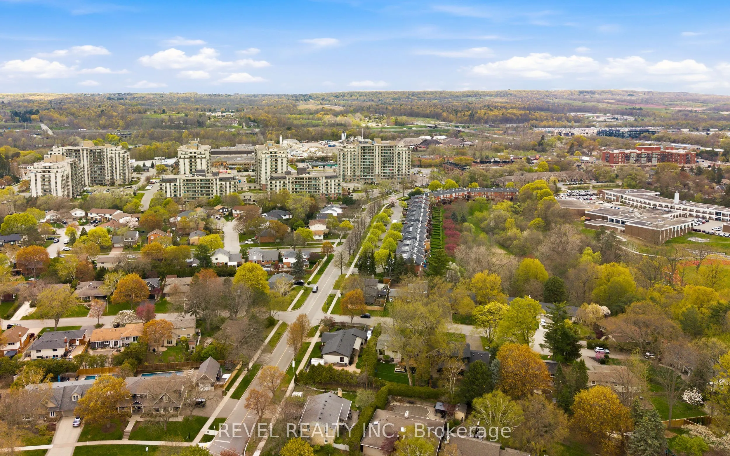 134 Fairwood Place W