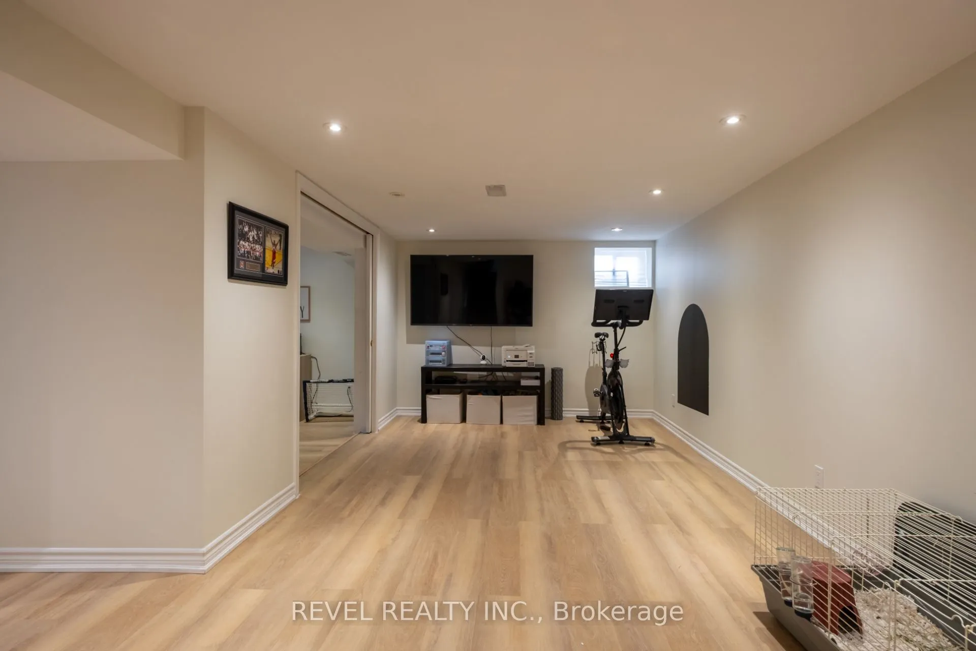 134 Fairwood Place W