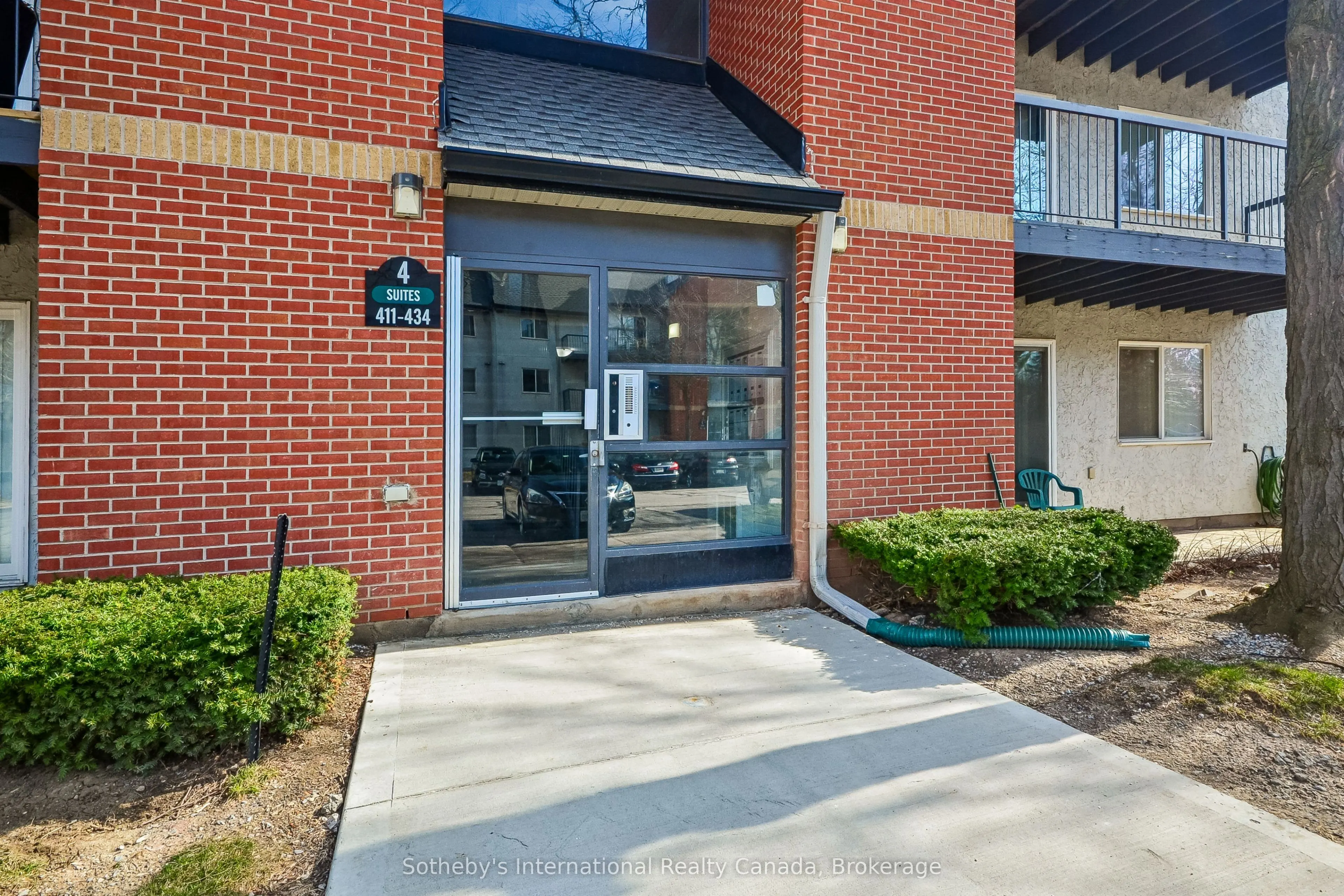 1450 Glen Abbey Gate #434