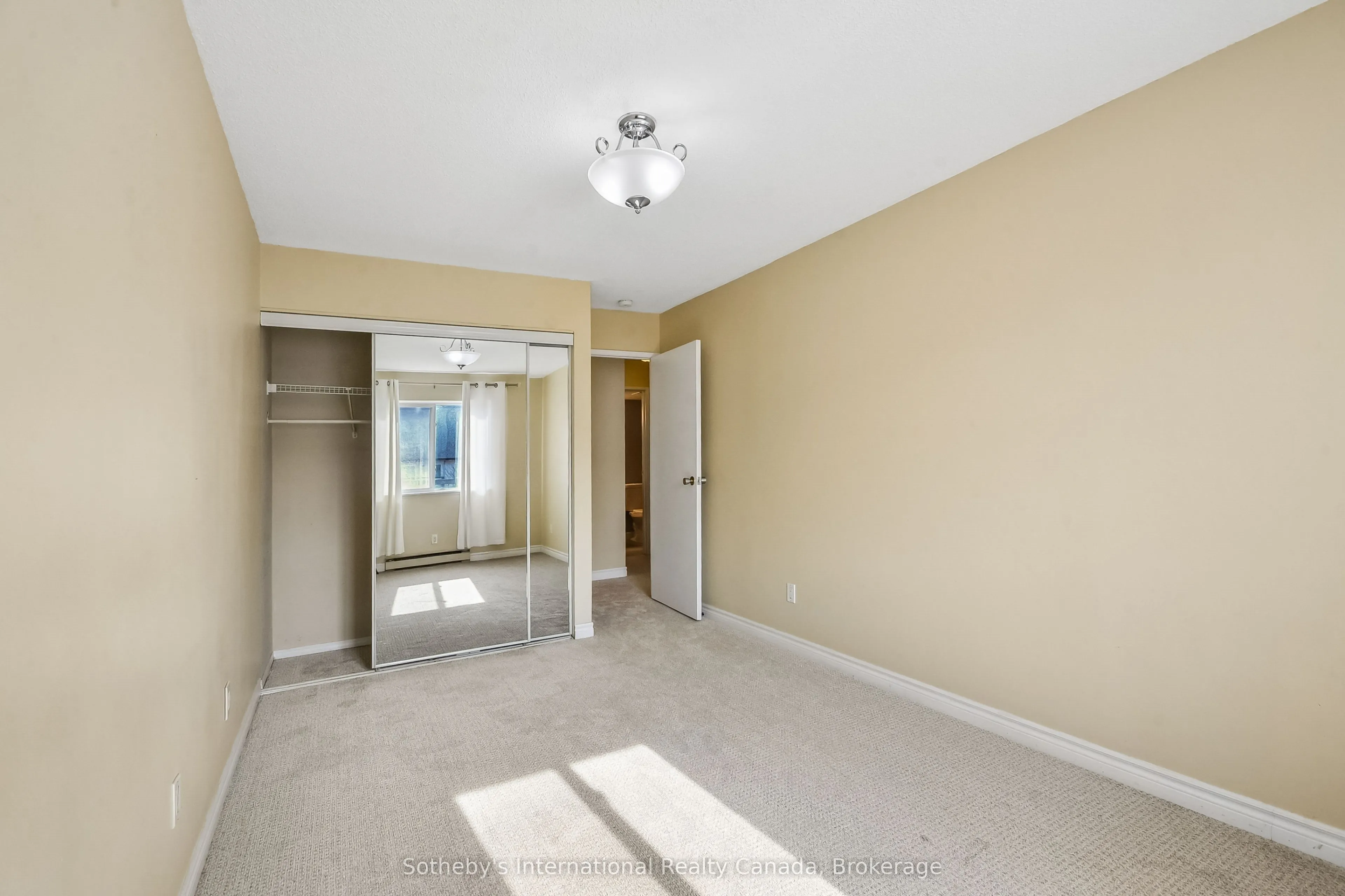 1450 Glen Abbey Gate #434