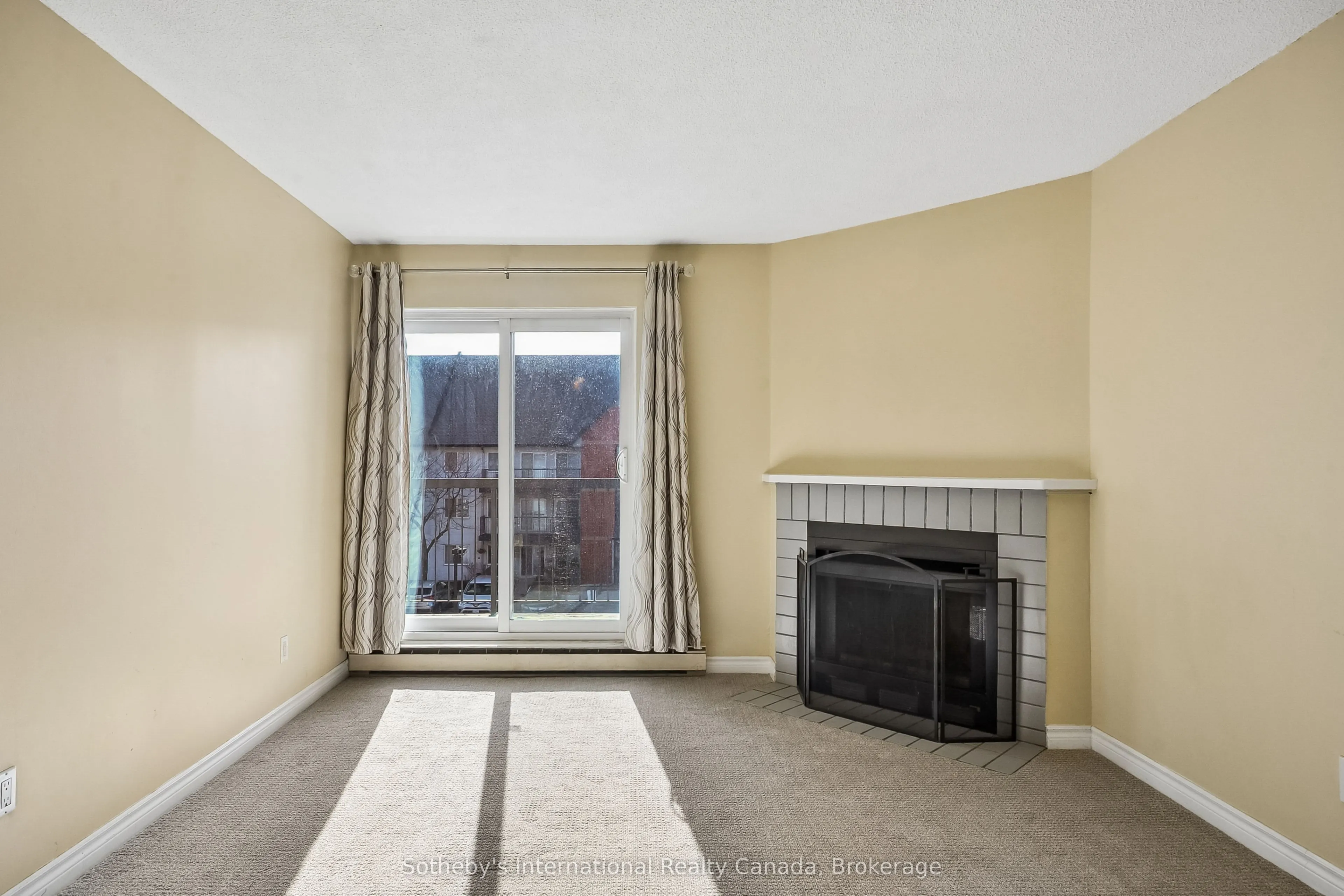1450 Glen Abbey Gate #434