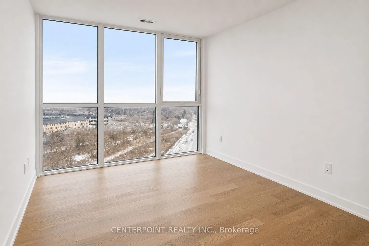 1063 Douglas McCurdy Common #803