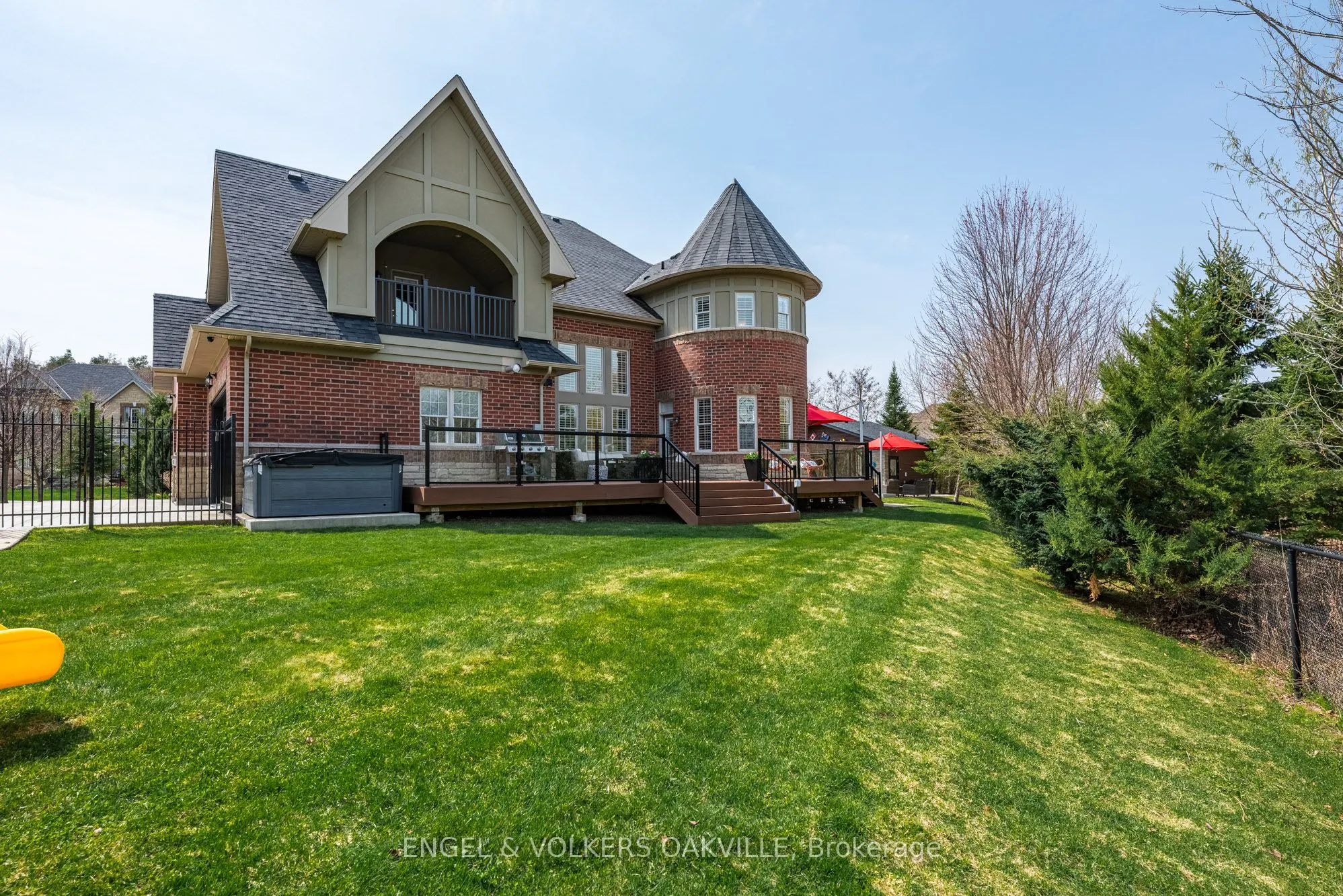 33 Barraclough Boulevard