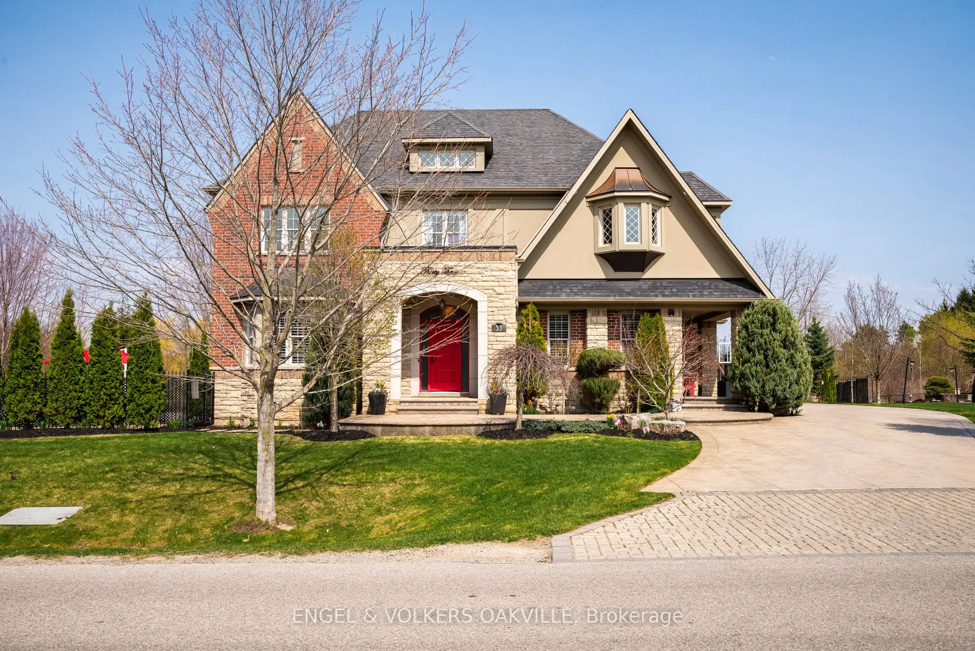 33 Barraclough Boulevard