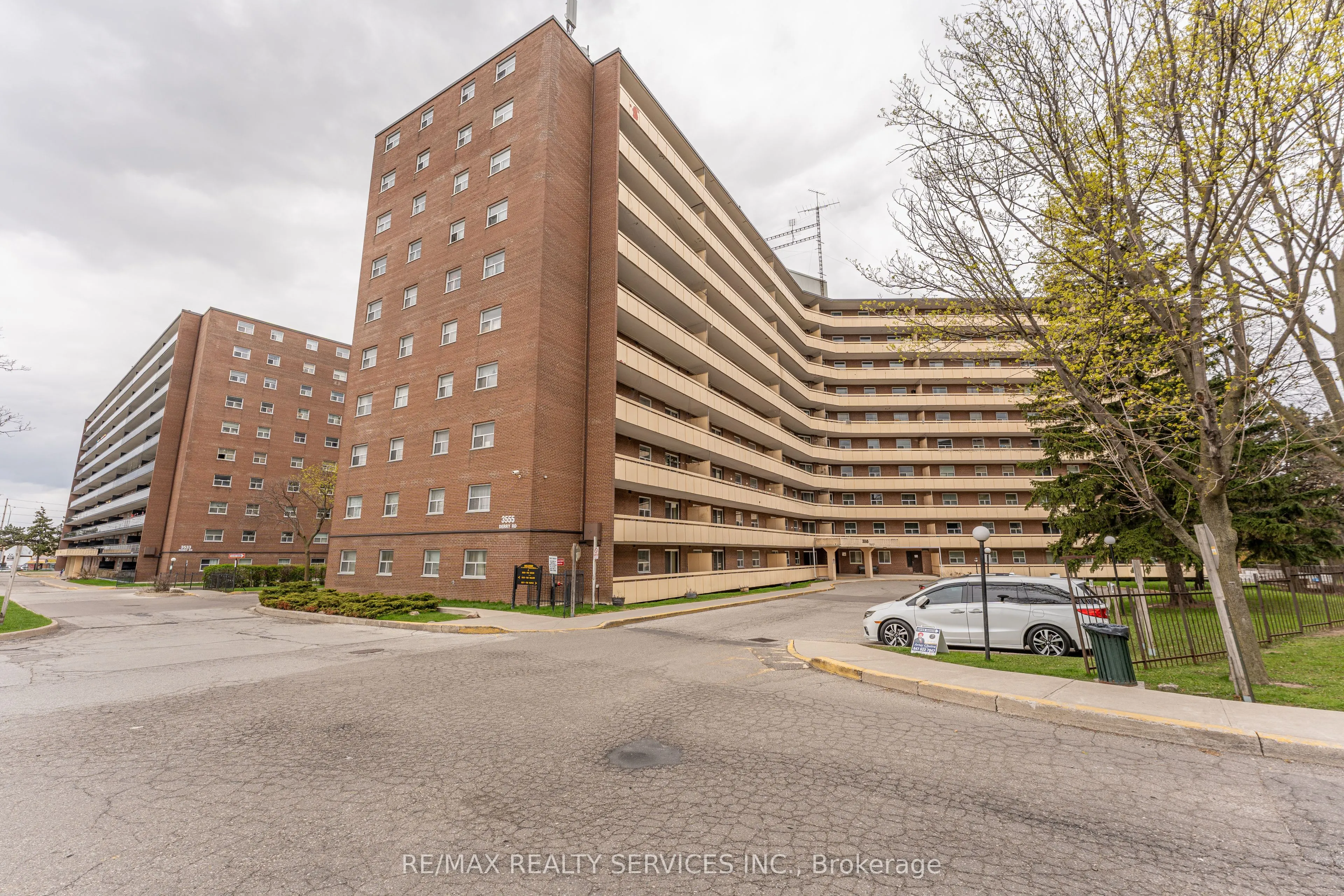 3555 Derry Road E #1006