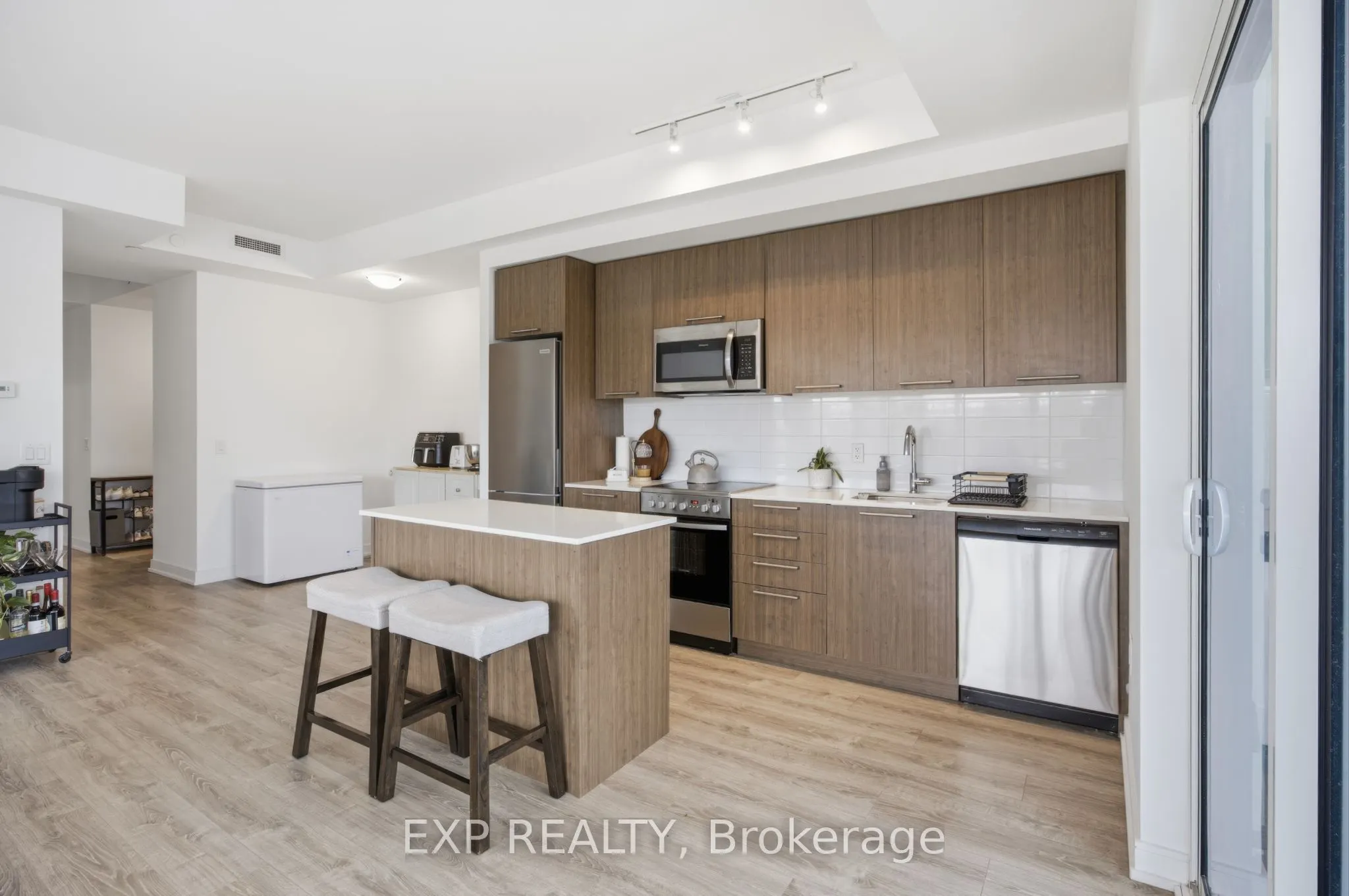 25 neighbourhood Lane #404