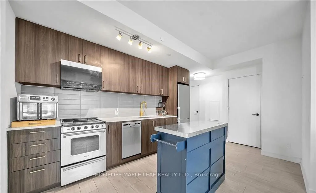 8010 Derry Road #1402