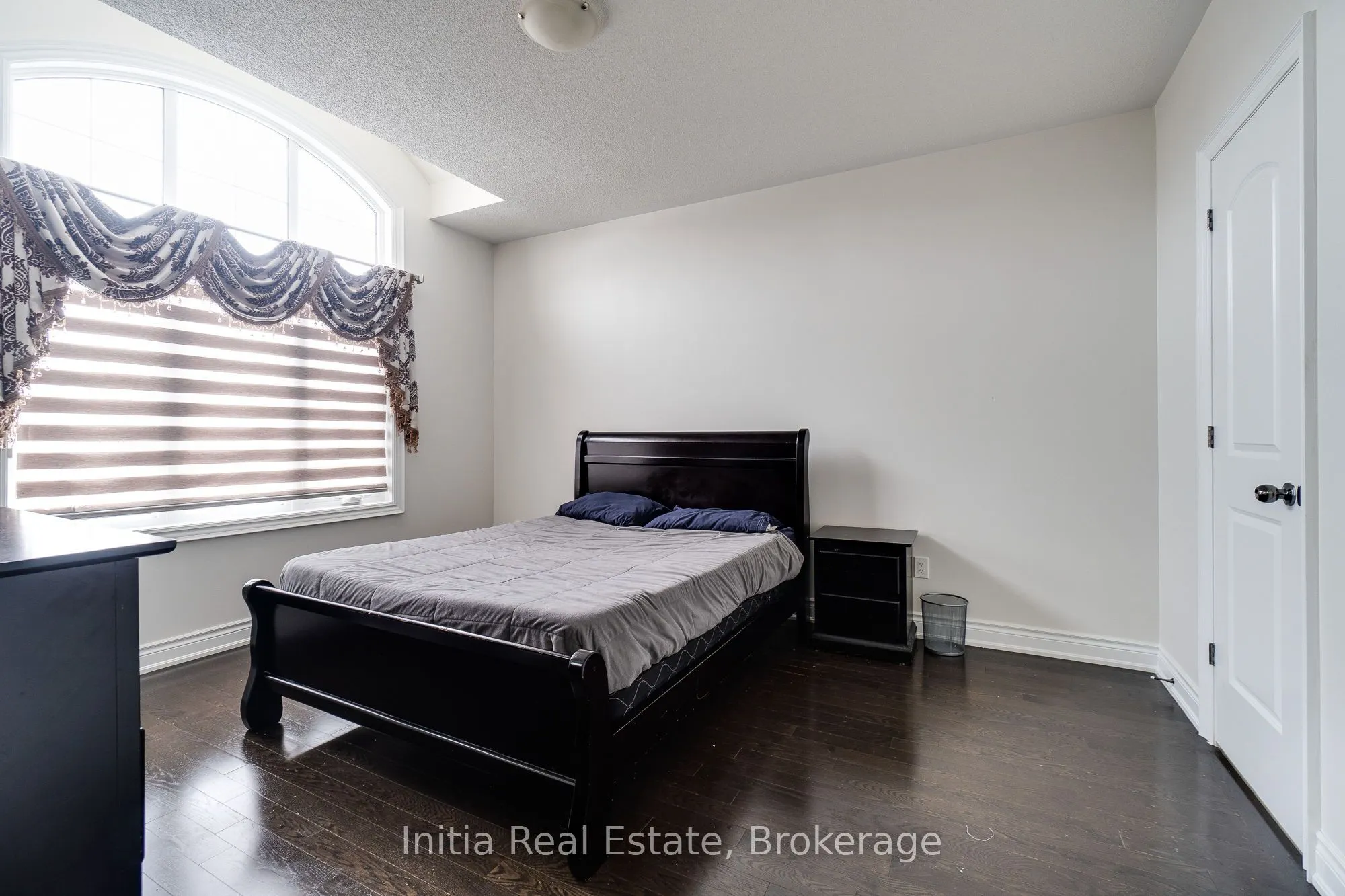 12 Erintown Crescent S