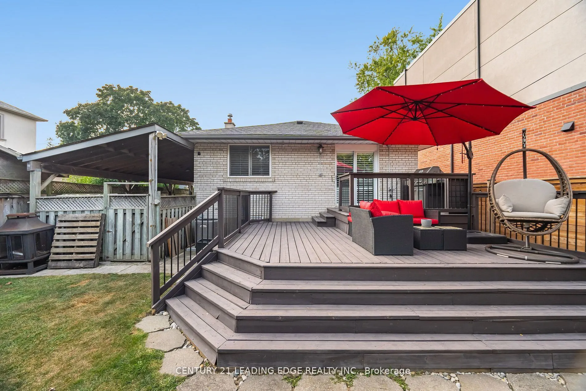 586 Curzon Avenue