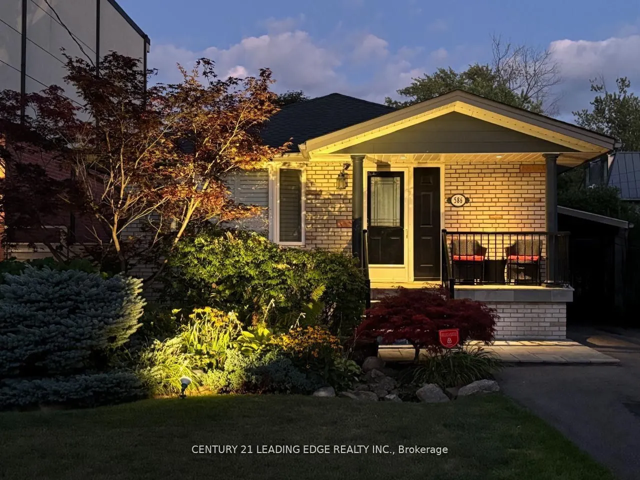 586 Curzon Avenue