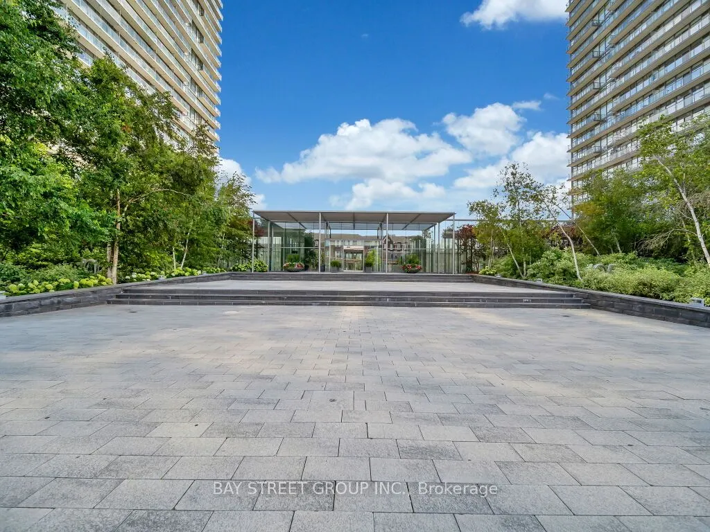 105 The Queensway Avenue #1501