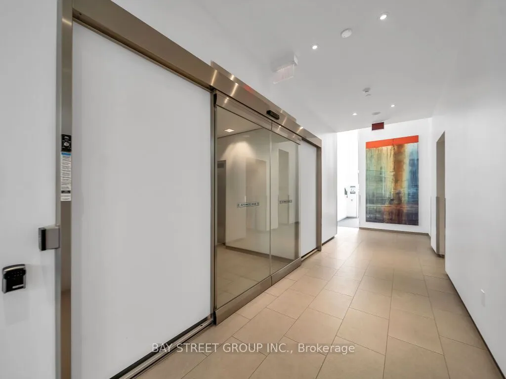 105 The Queensway Avenue #1501