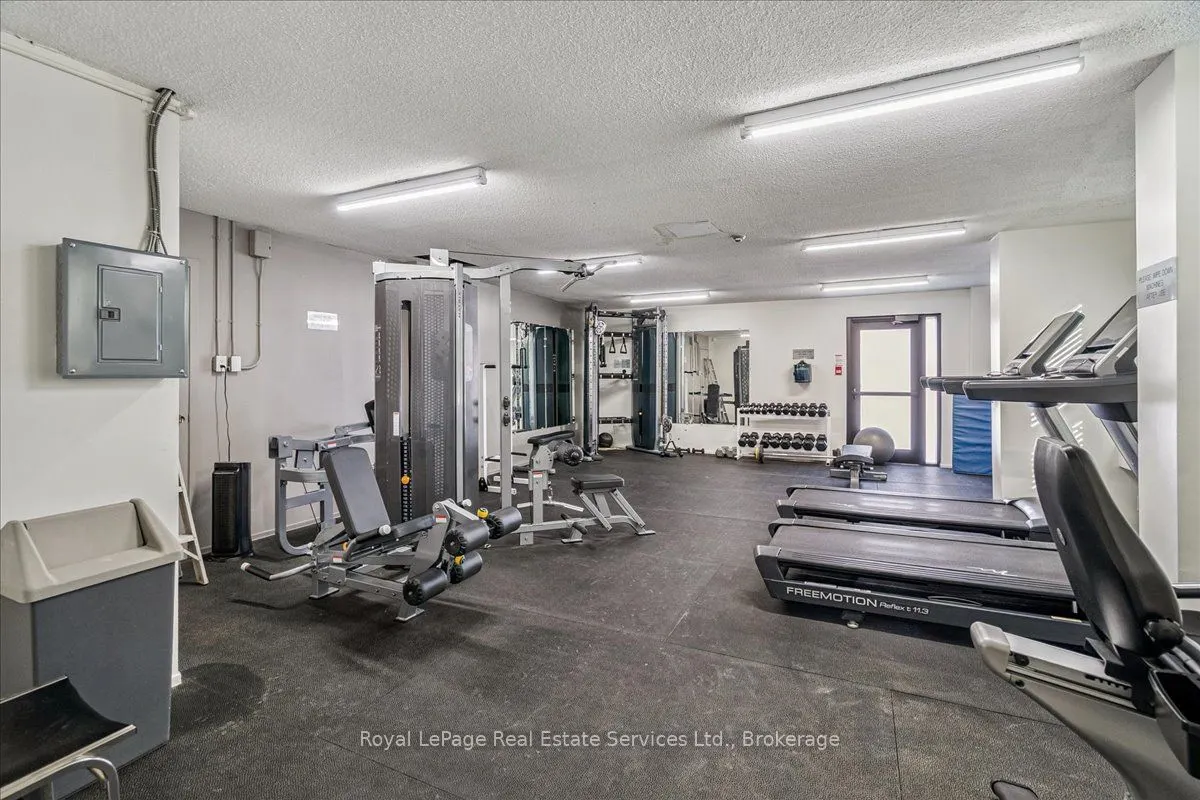 966 Inverhouse Drive #812