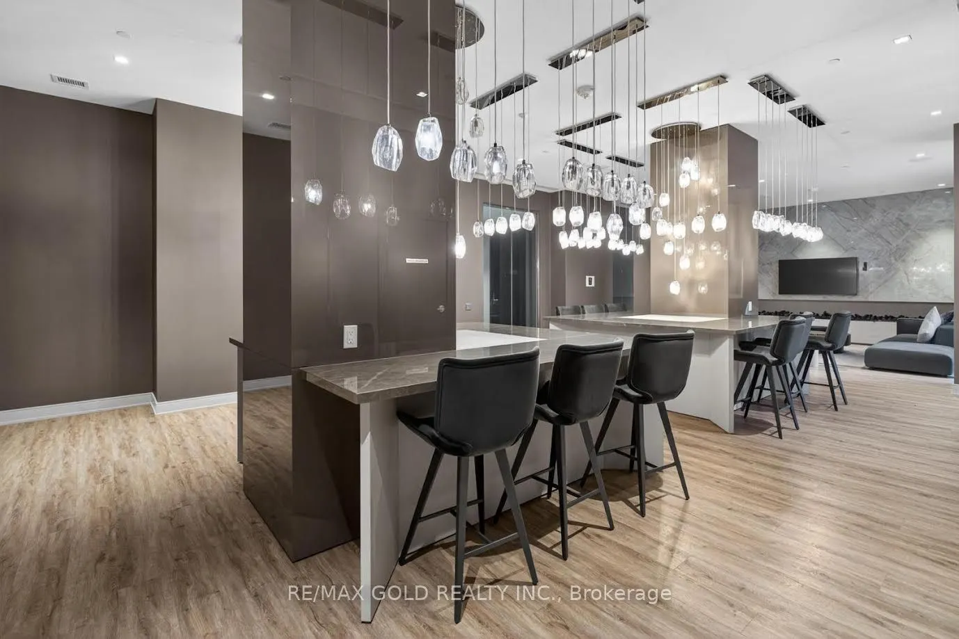8 Nahani Way #2508