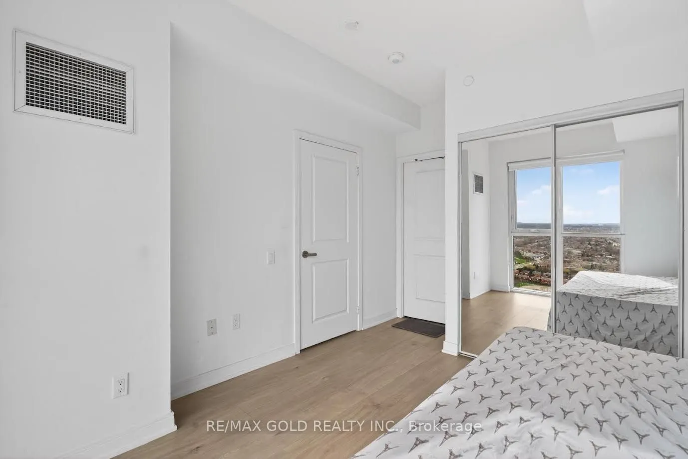 8 Nahani Way #2508