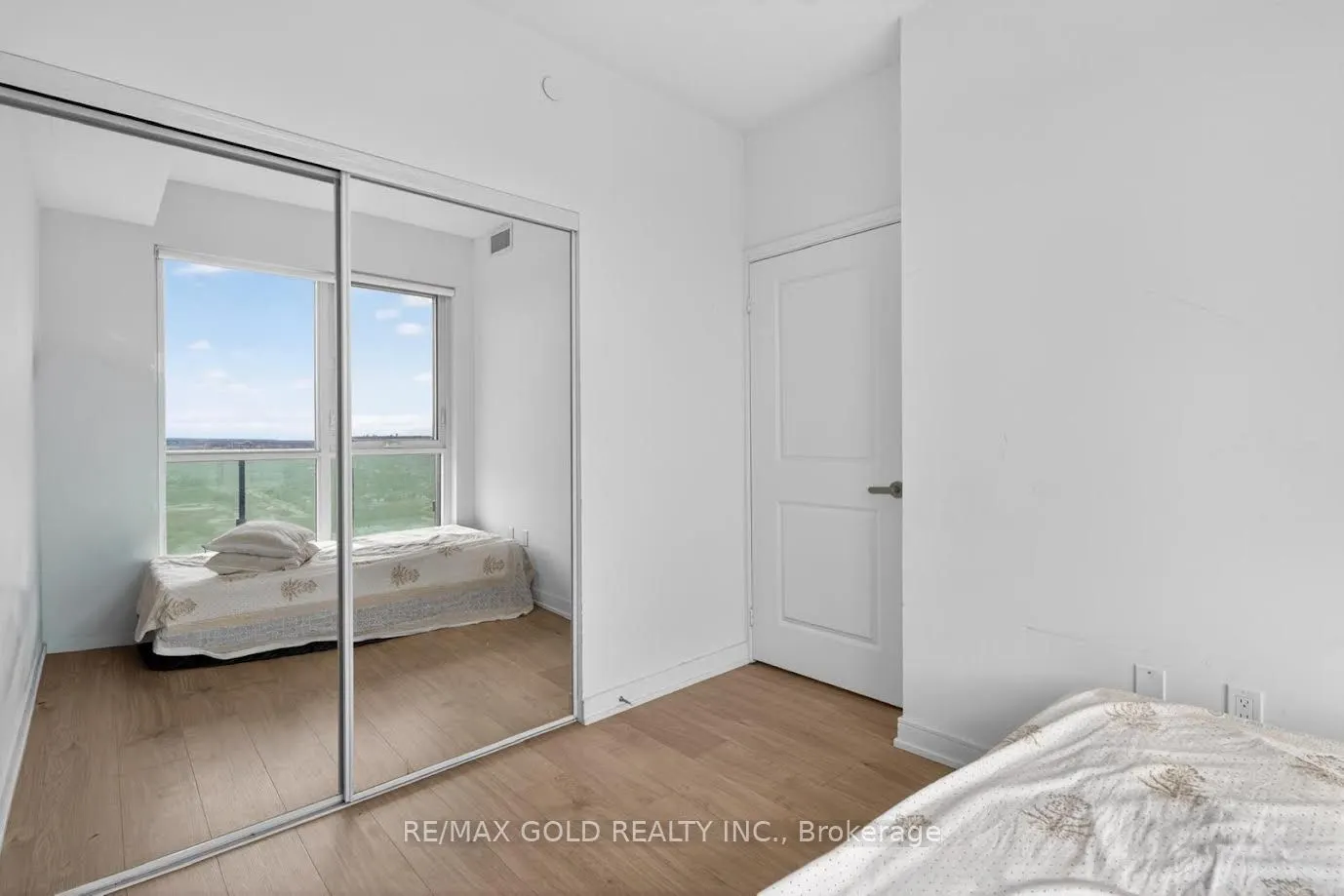 8 Nahani Way #2508