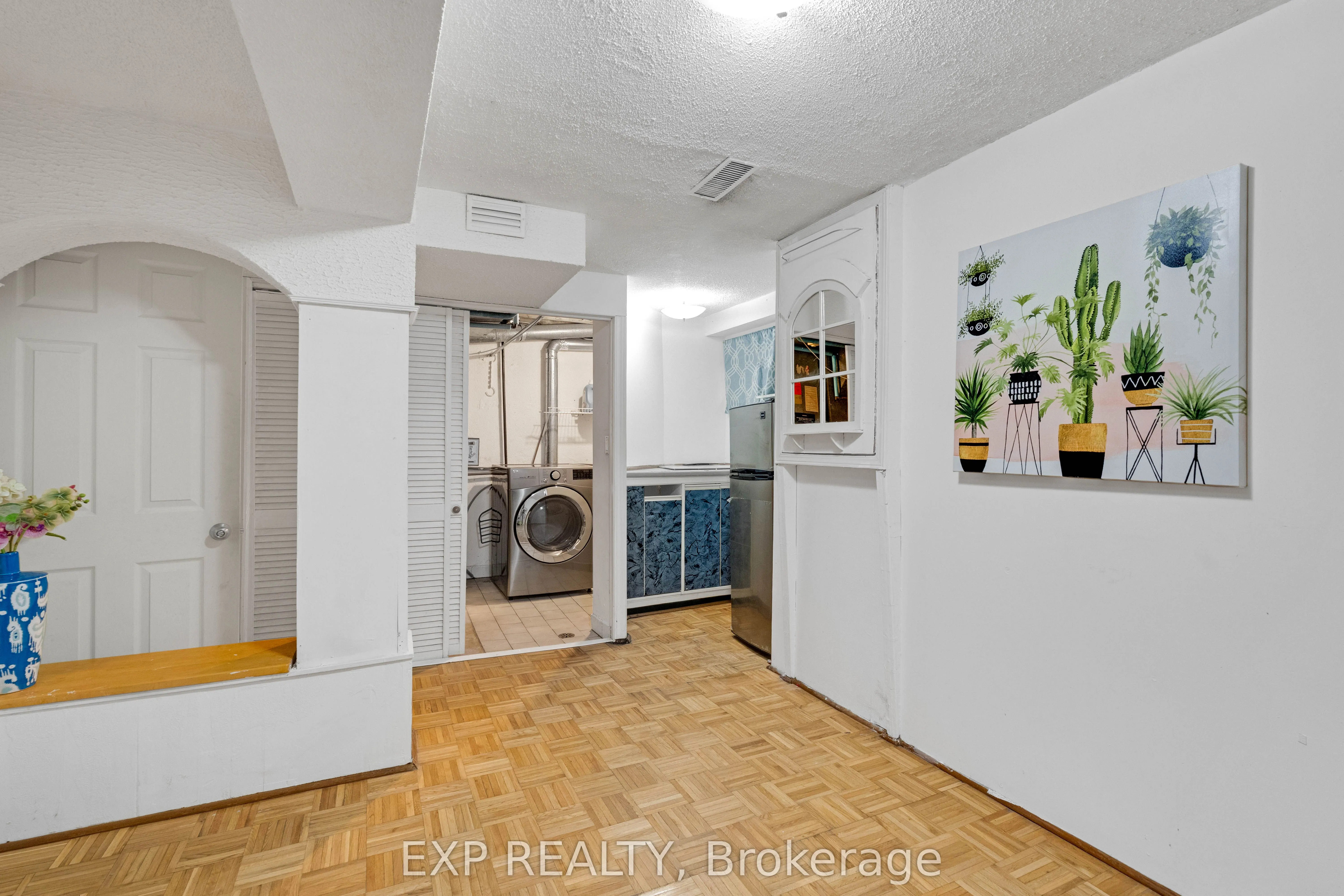 1180 Mississauga Valley Boulevard #4