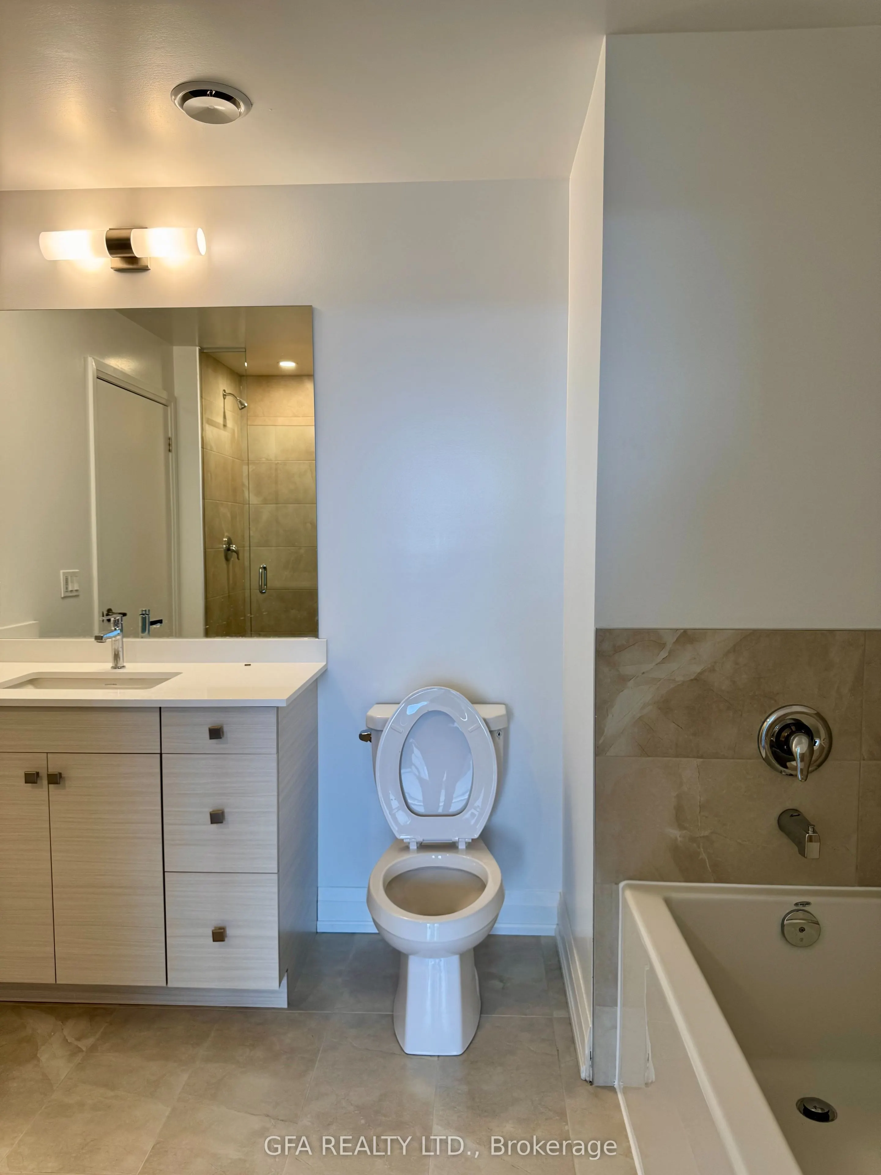 1035 Southdown Road #707