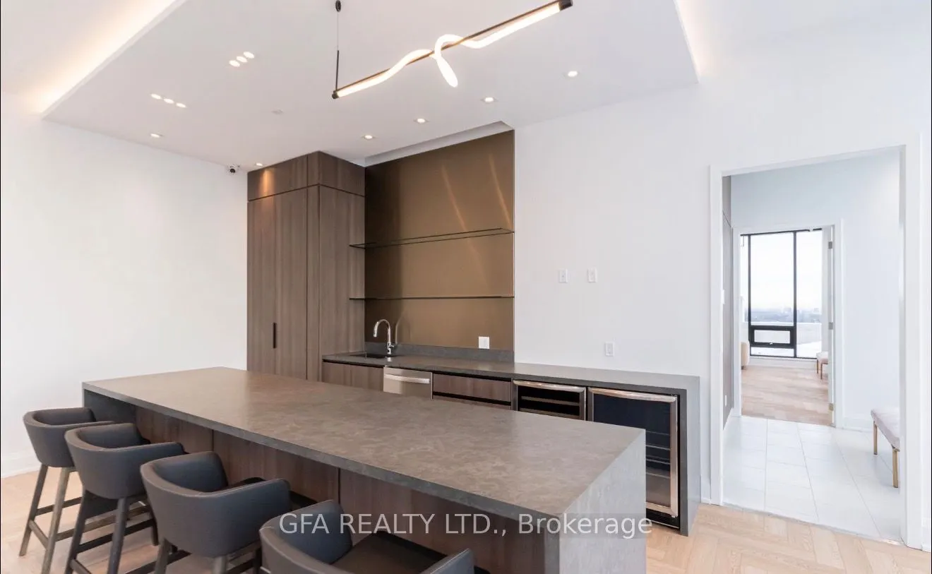 1035 Southdown Road #707