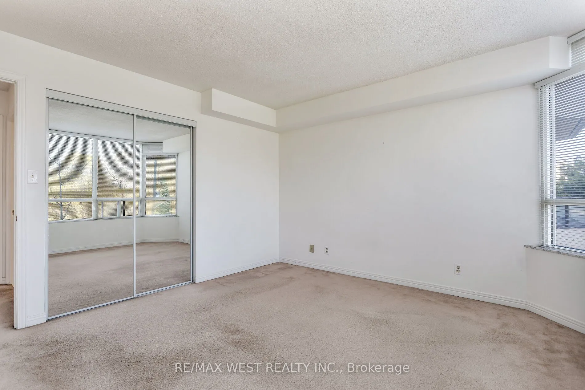 1 Aberfoyle Crescent #411