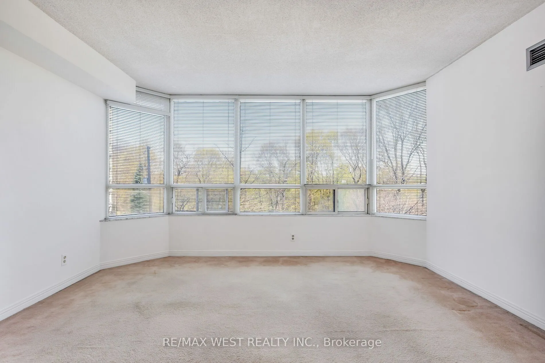 1 Aberfoyle Crescent #411