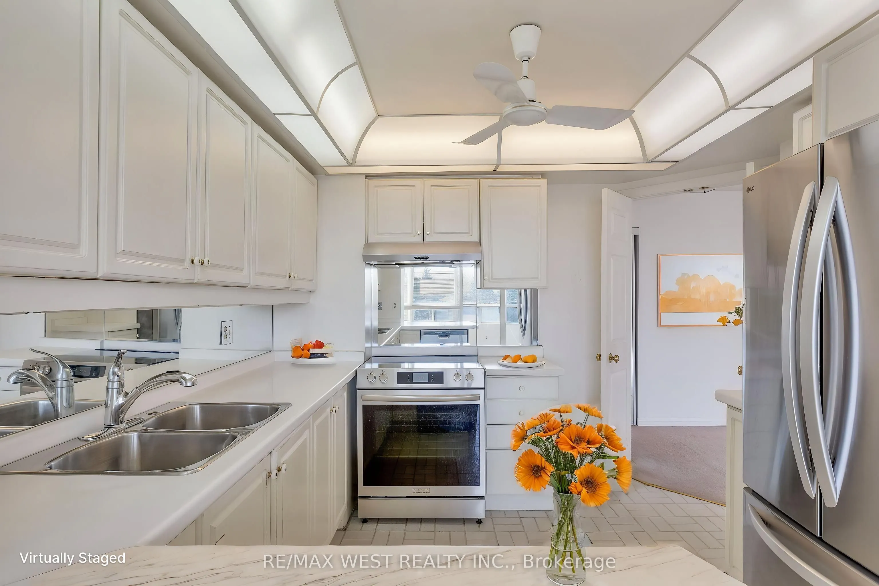 1 Aberfoyle Crescent #411