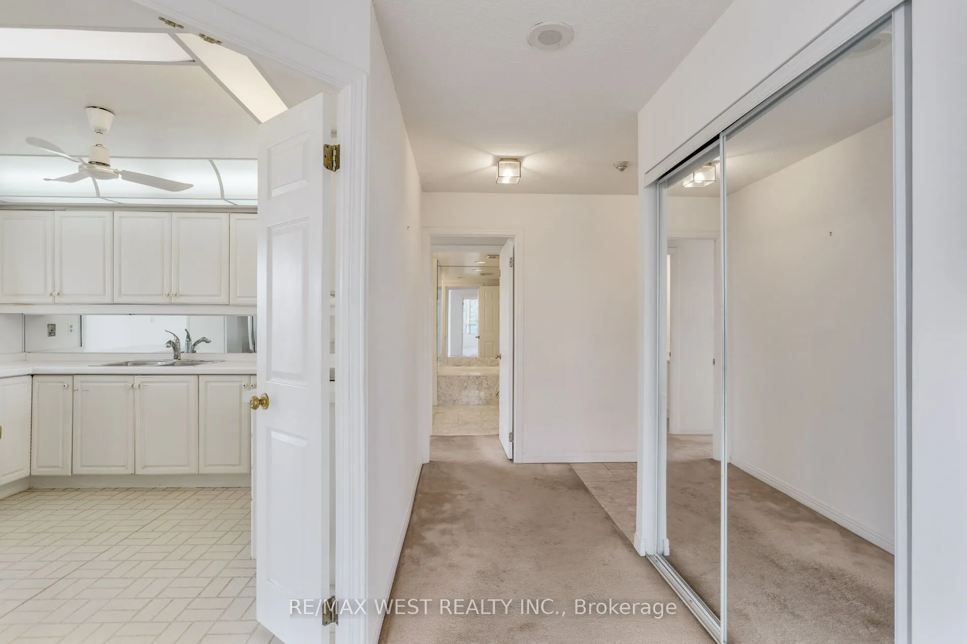 1 Aberfoyle Crescent #411