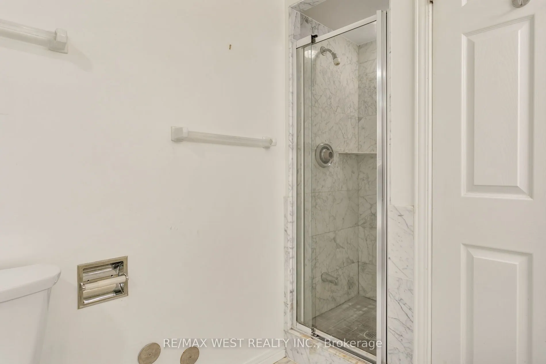 1 Aberfoyle Crescent #411