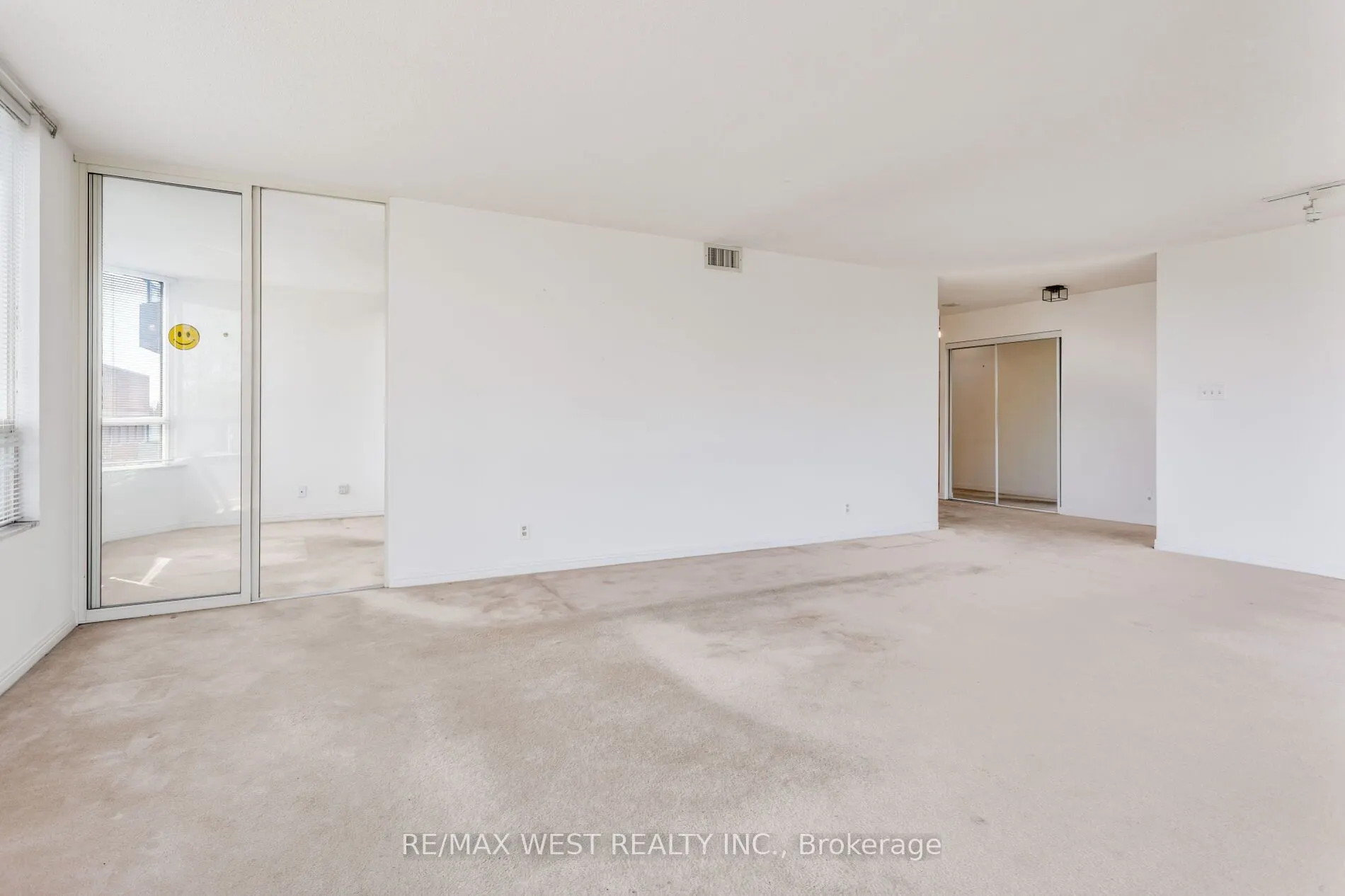 1 Aberfoyle Crescent #411