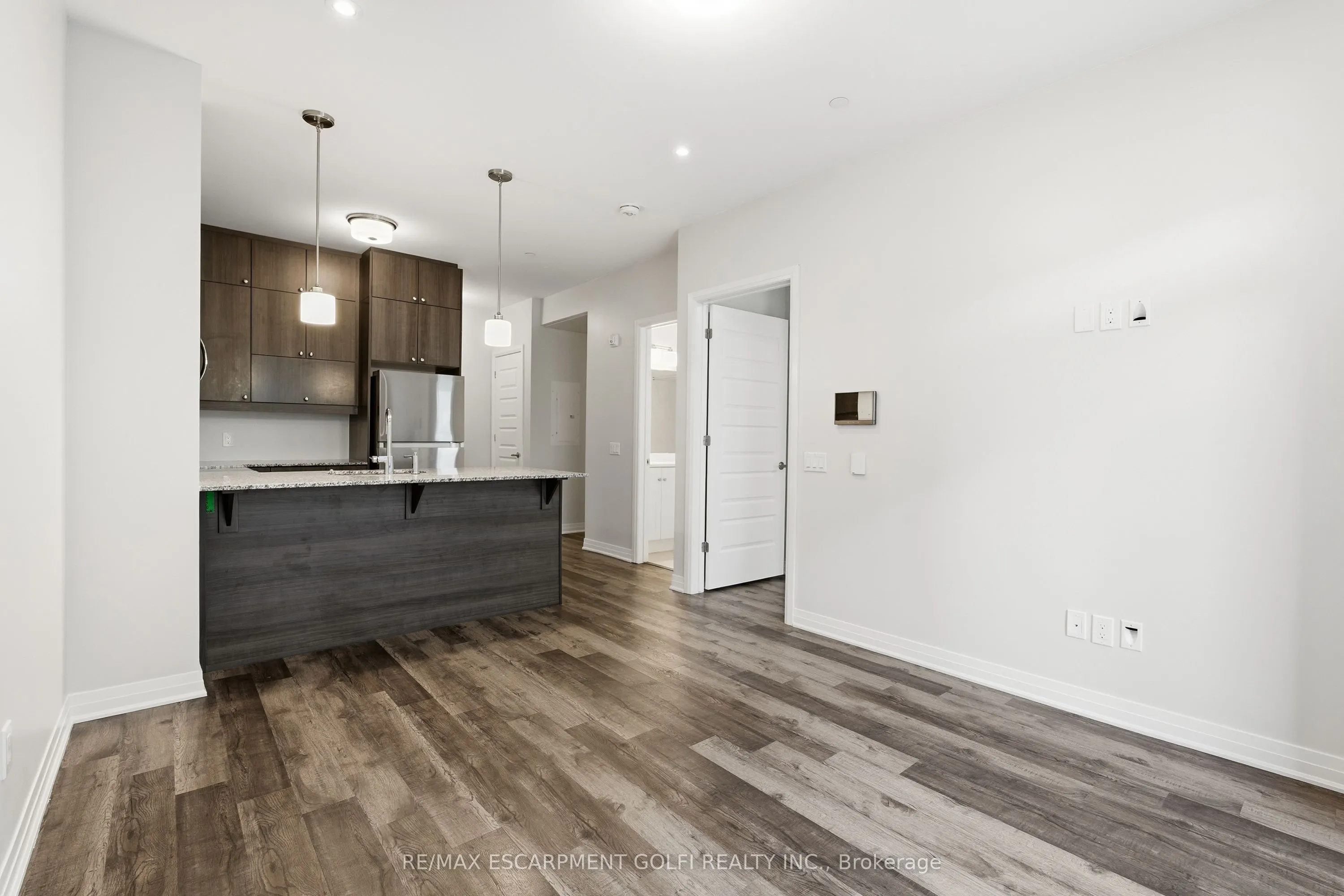 470 Gordon Krantz Avenue #204