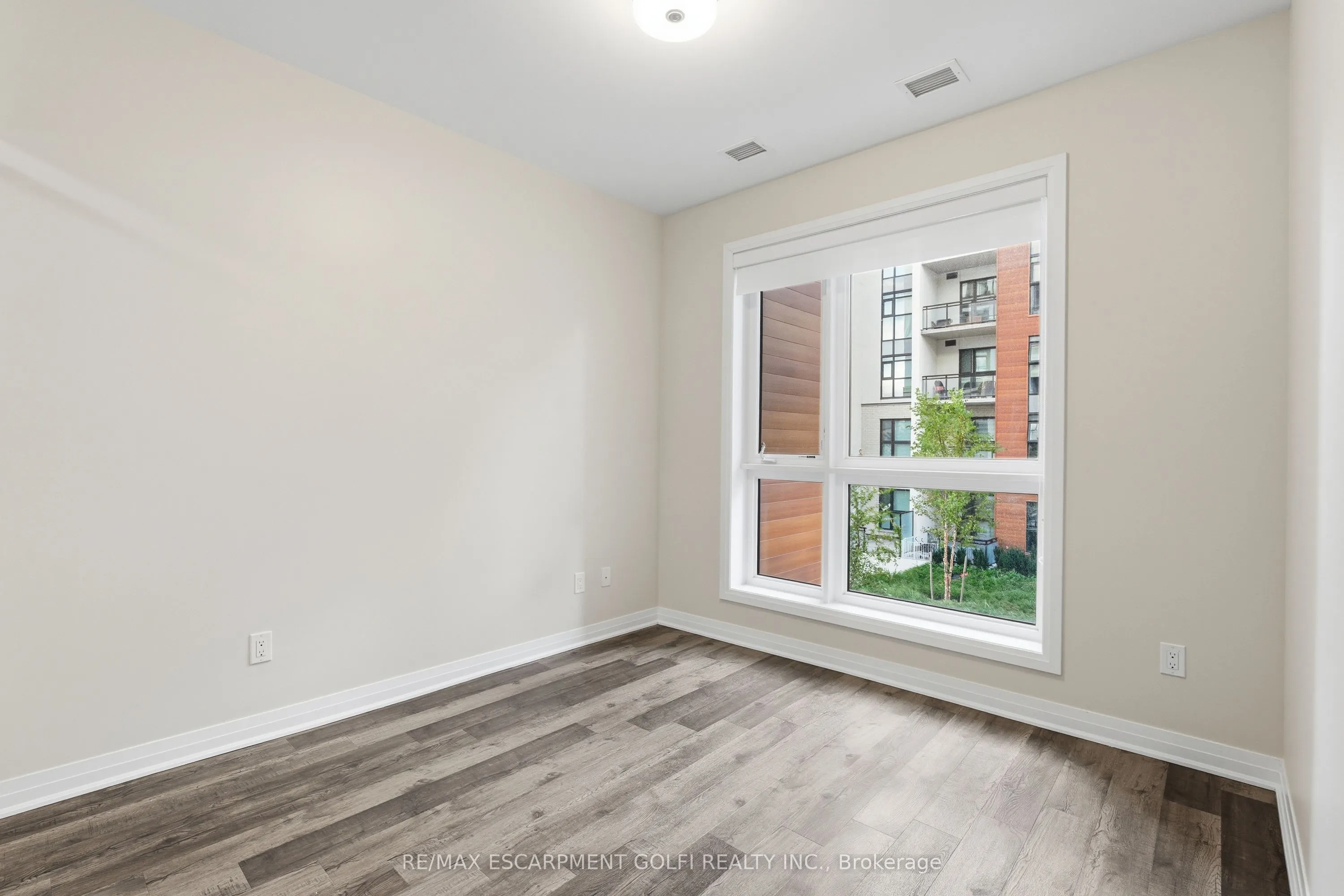 470 Gordon Krantz Avenue #204