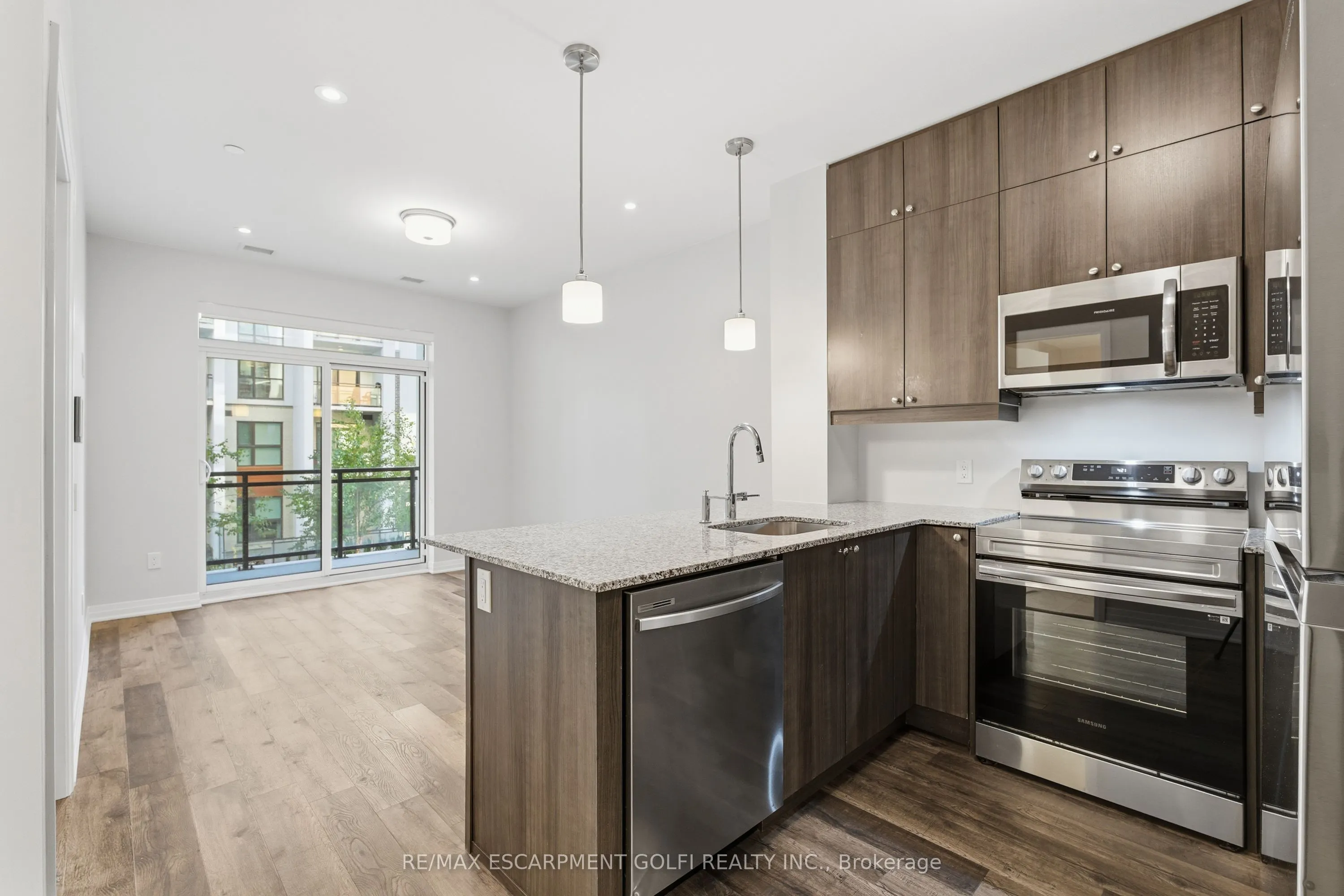470 Gordon Krantz Avenue #204