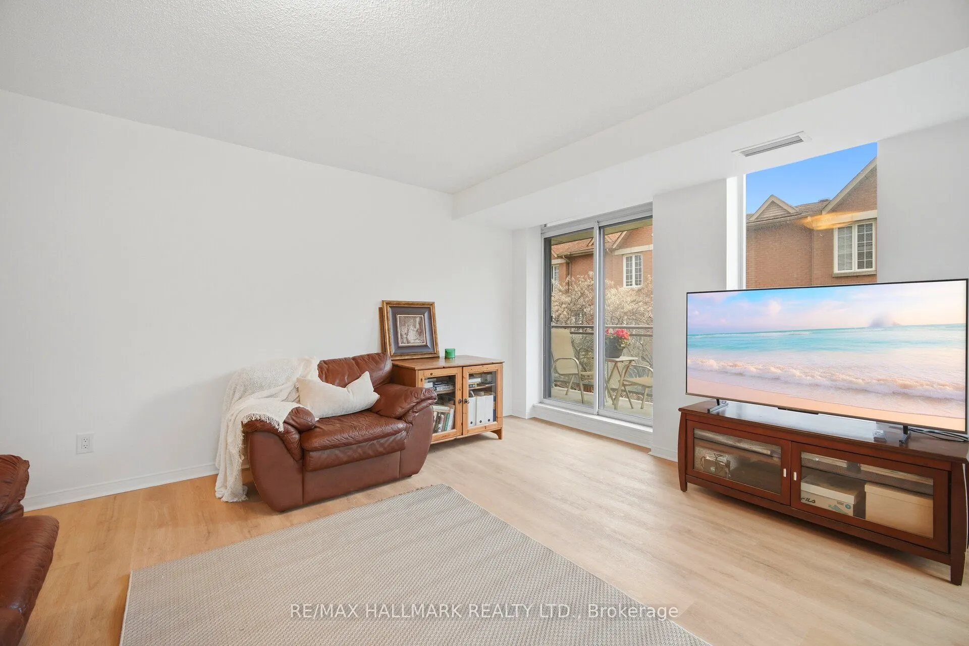 190 Manitoba Street #209