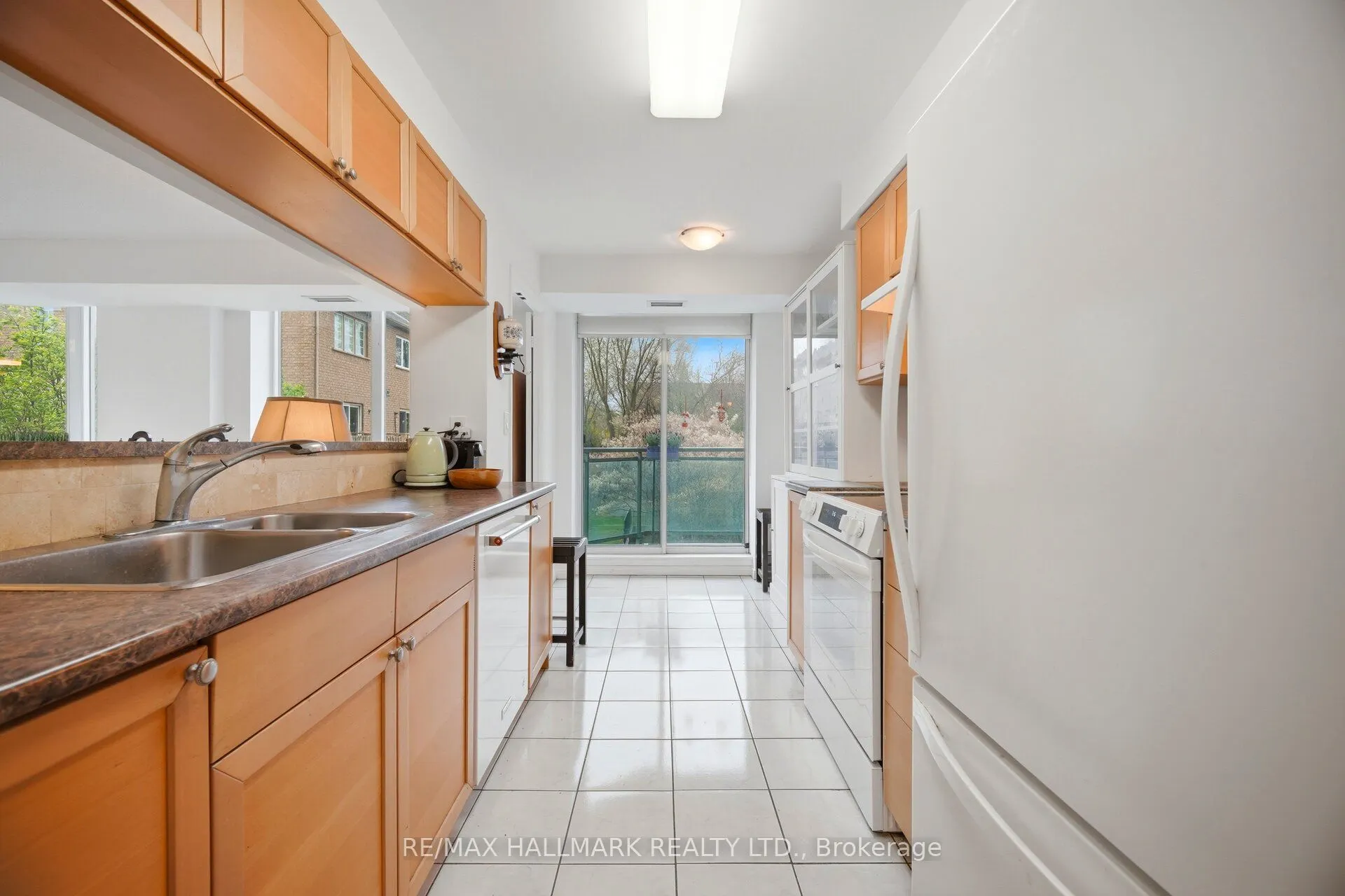 190 Manitoba Street #209